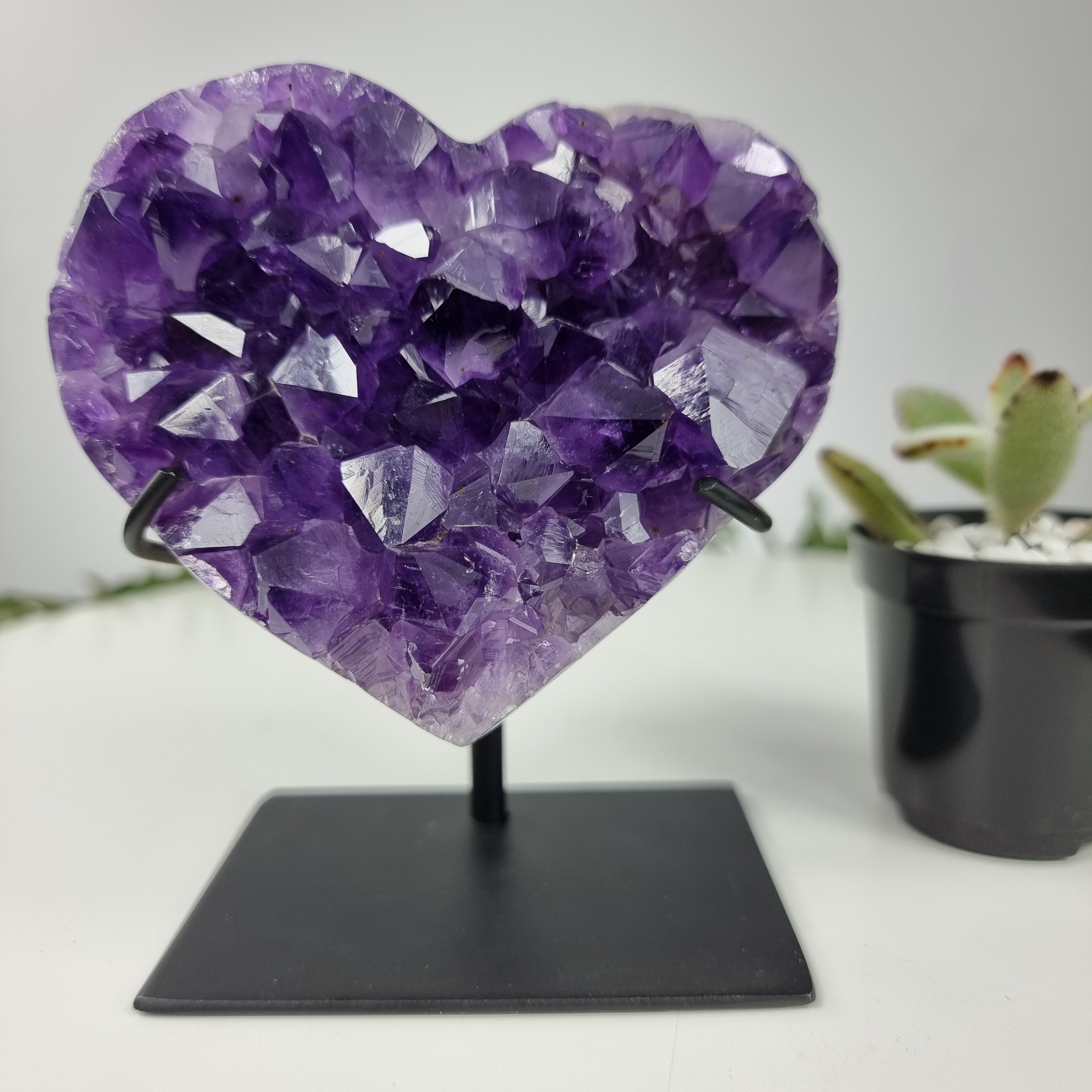 Corazón de Amatista Especial | Peso 0,77 Kgs, Altura 15 cm | Energía, Belleza y Sofisticación