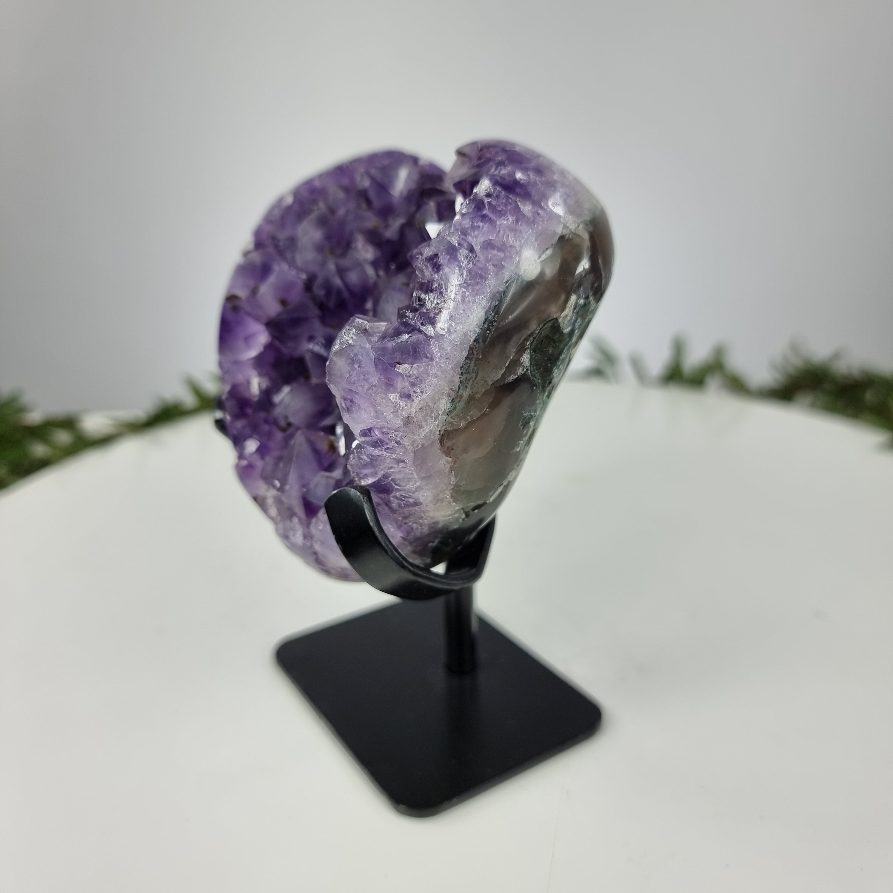 Corazón de Amatista Especial | Peso 0,87 Kgs, Altura 16 cm | Energía, Belleza y Sofisticación