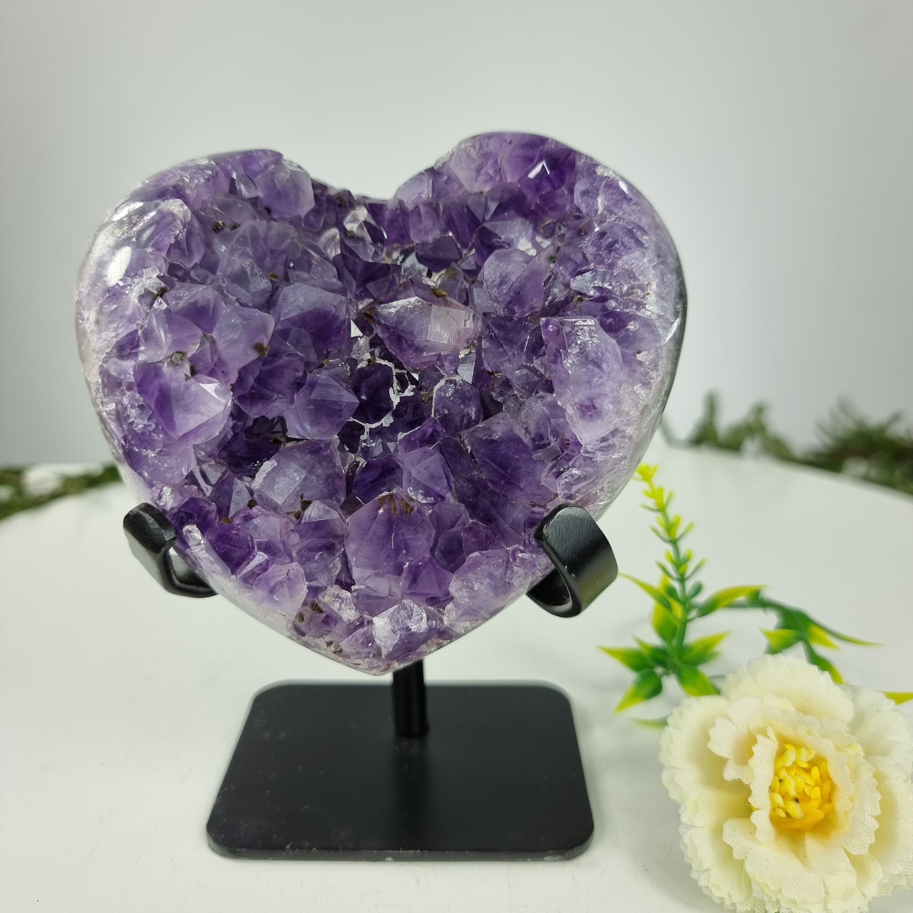 Corazón de Amatista Especial | Peso 0,87 Kgs, Altura 16 cm | Energía, Belleza y Sofisticación