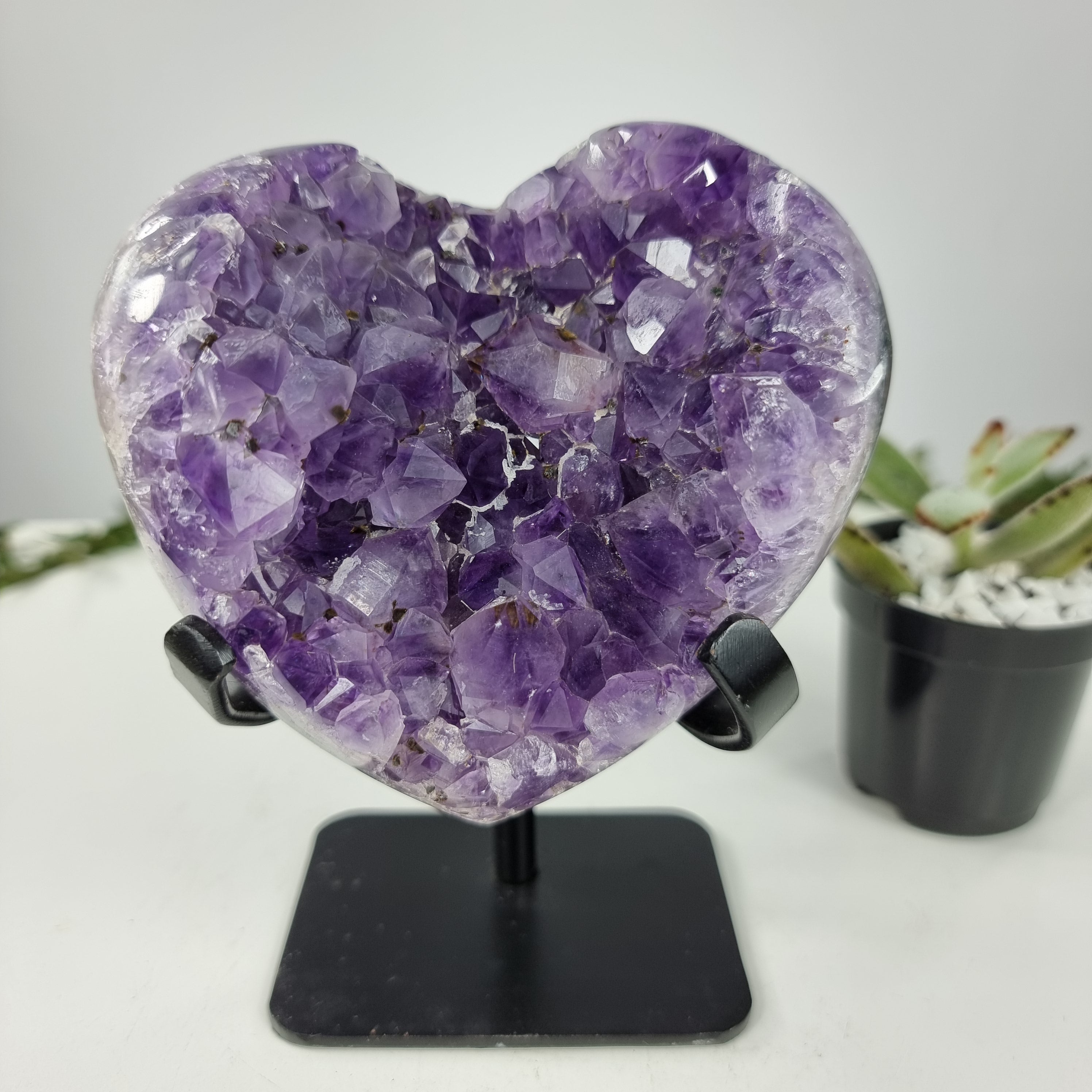 Corazón de Amatista Especial | Peso 0,87 Kgs, Altura 16 cm | Energía, Belleza y Sofisticación