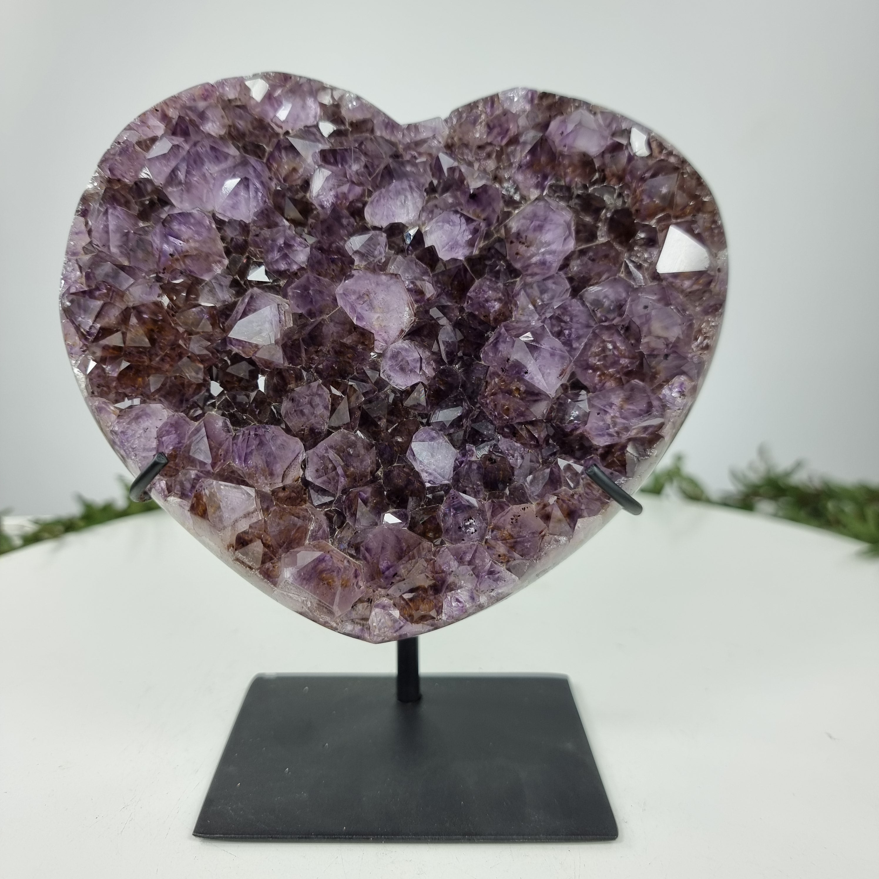 Corazón de Amatista Especial | Peso 1,45 Kgs, Altura 18 cm | Energía, Belleza y Sofisticación