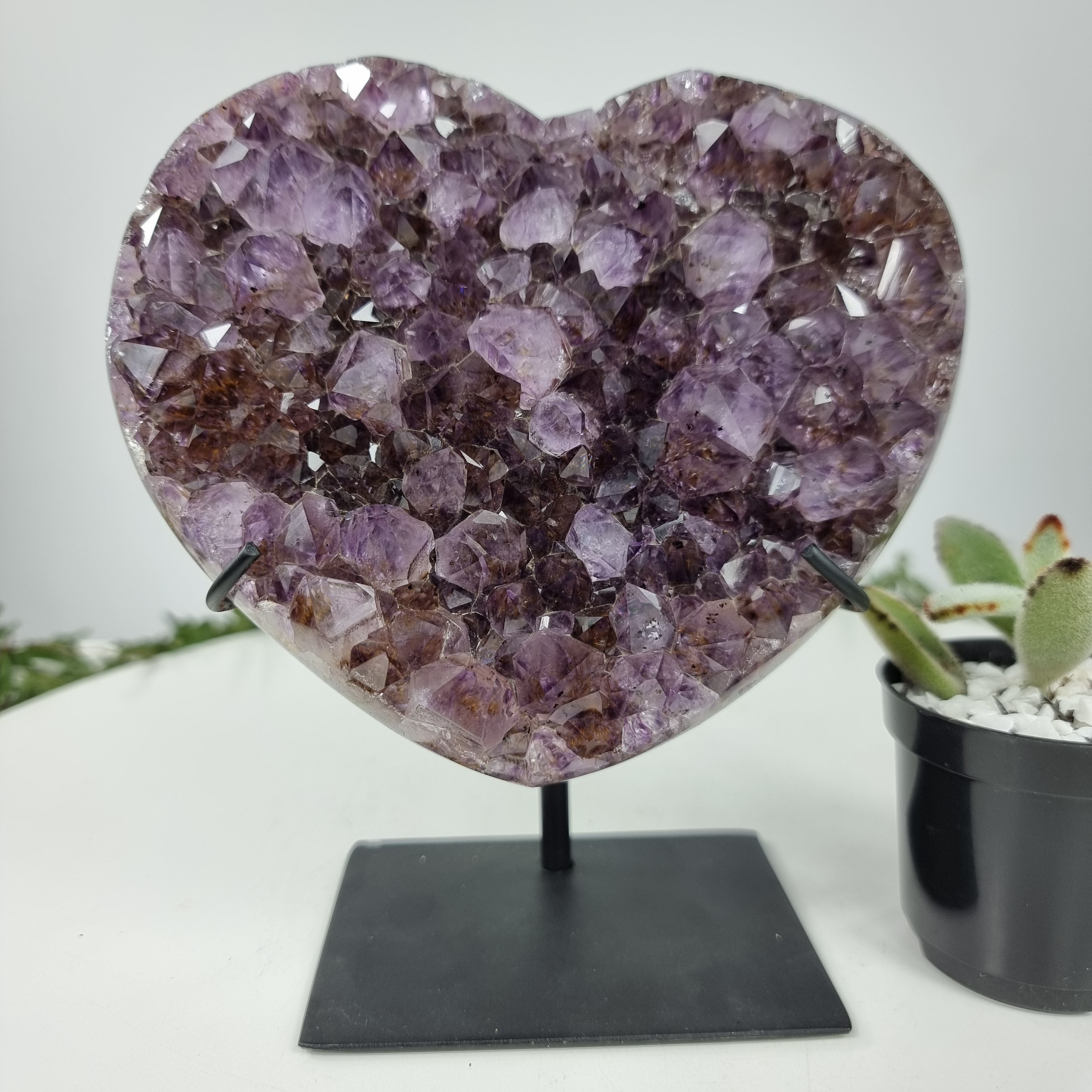 Corazón de Amatista Especial | Peso 1,45 Kgs, Altura 18 cm | Energía, Belleza y Sofisticación