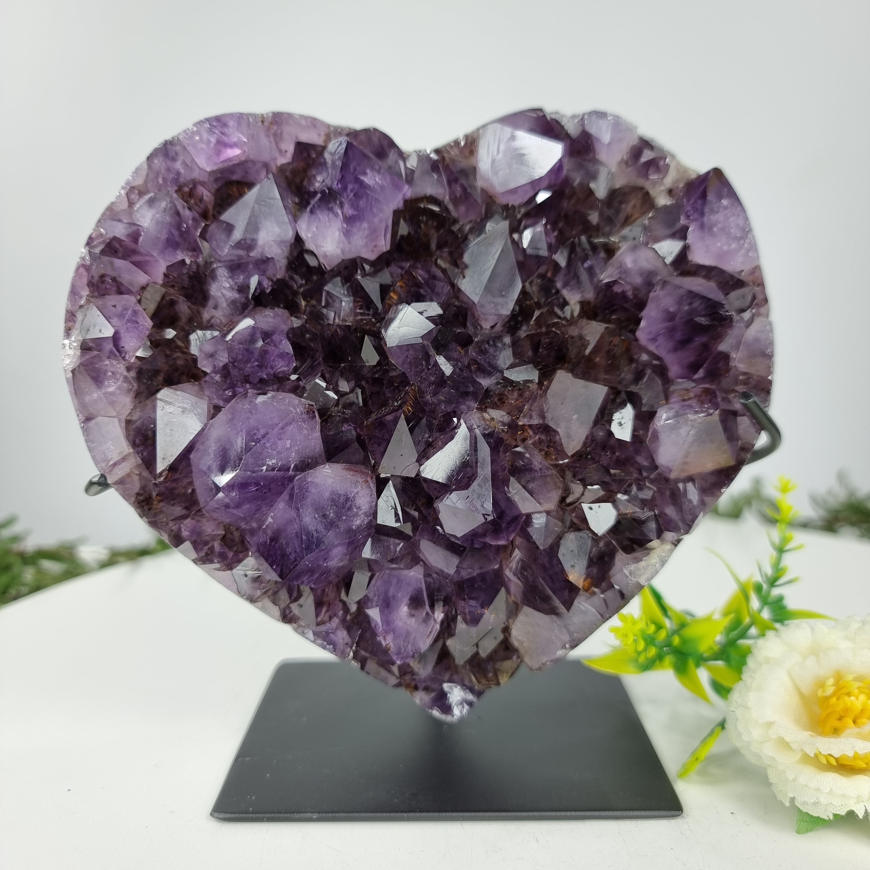 Corazón de Amatista Especial | Peso 1,95 Kgs, Altura 18 cm | Energía, Belleza y Sofisticación