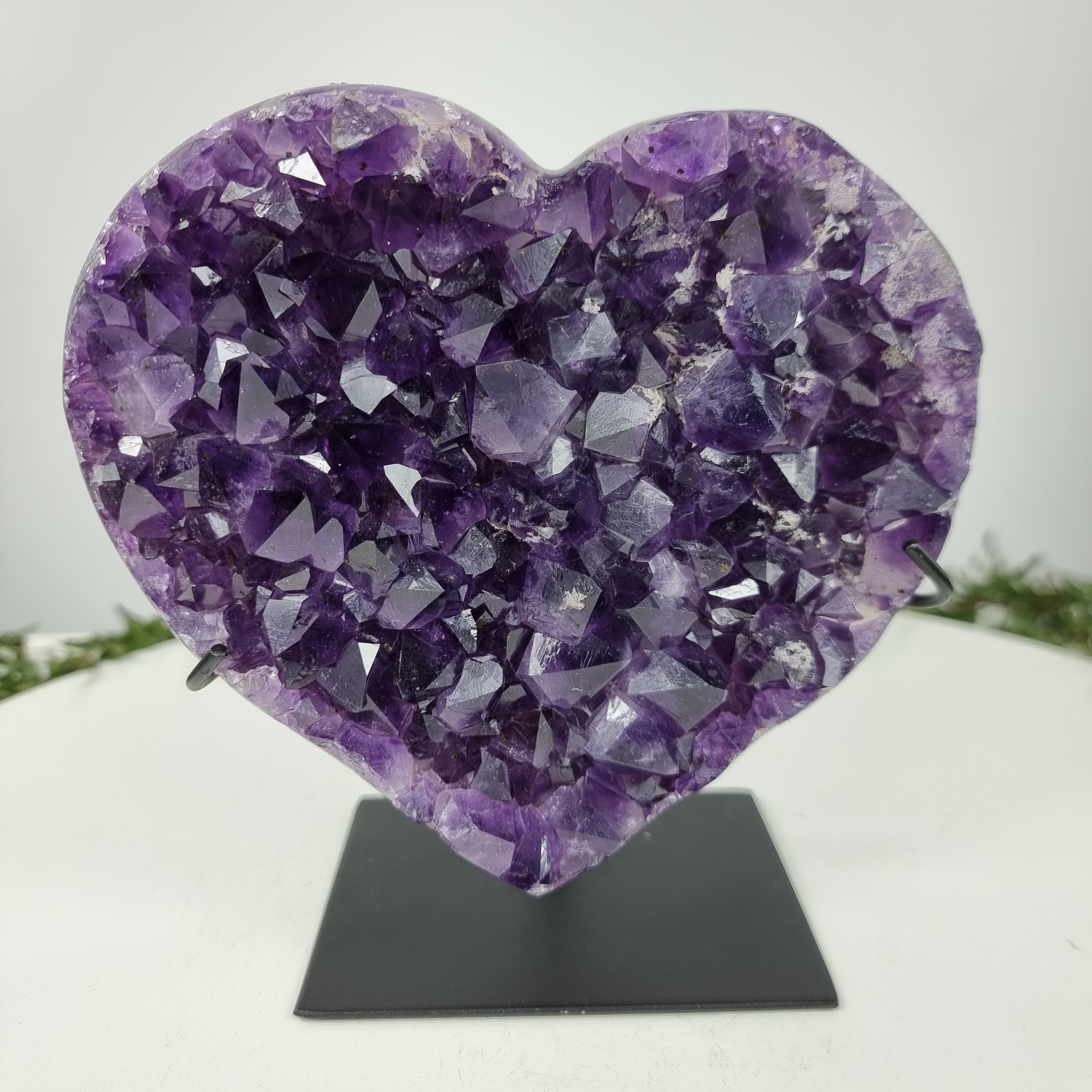 Corazón de Amatista Especial | Peso 2,05 Kgs, Altura 17 cm | Energía, Belleza y Sofisticación