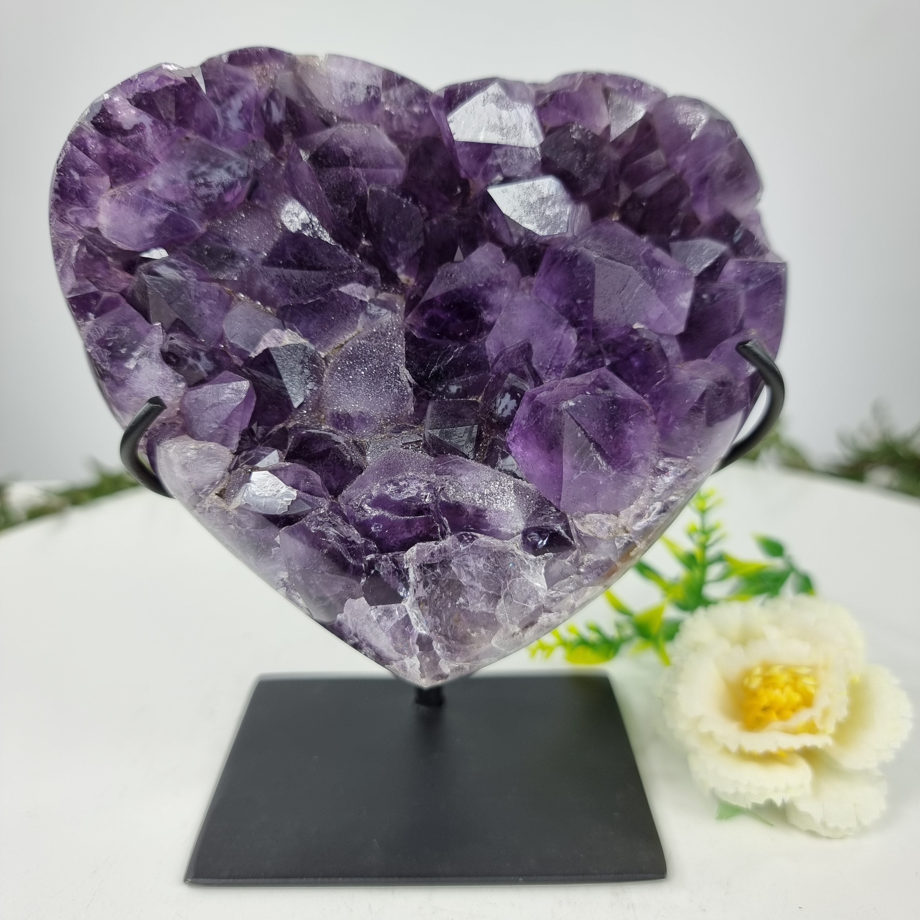 Corazón de Amatista Especial | Peso 1,15 Kgs, Altura 16 cm | Energía, Belleza y Sofisticación