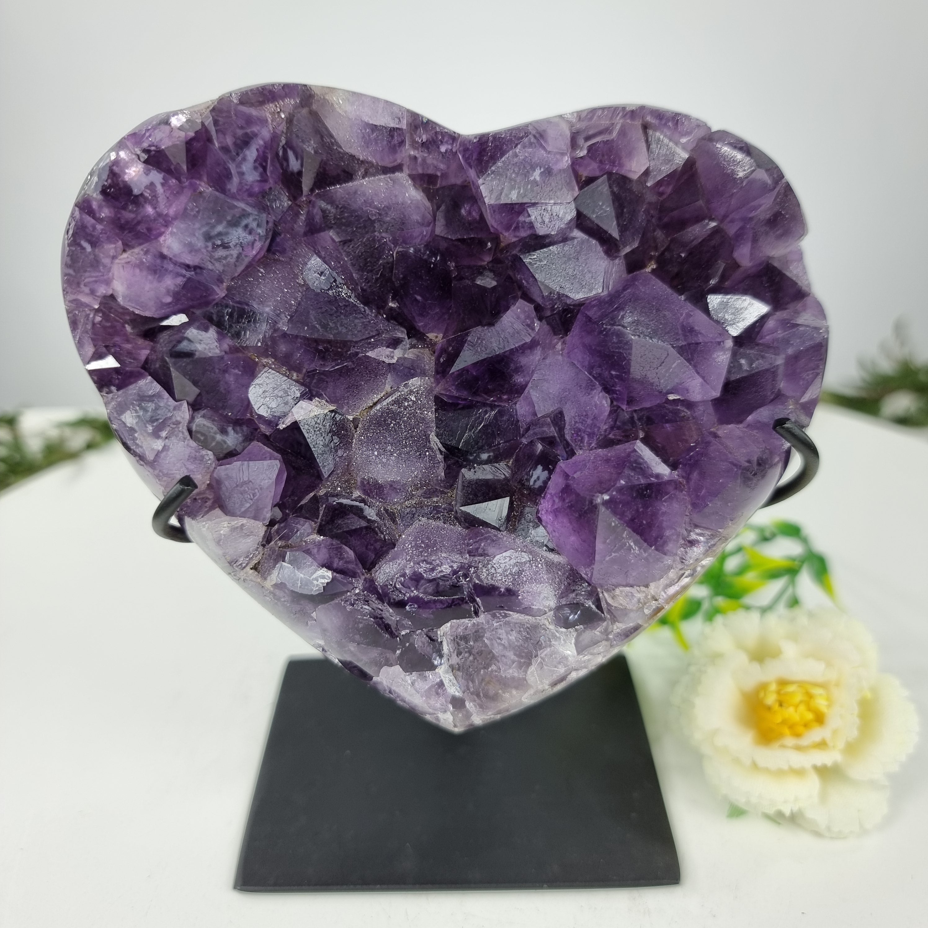 Special Amethyst Heart | Weight 1.15 Kgs, Height 16 cm | Energy, Beauty and Sophistication