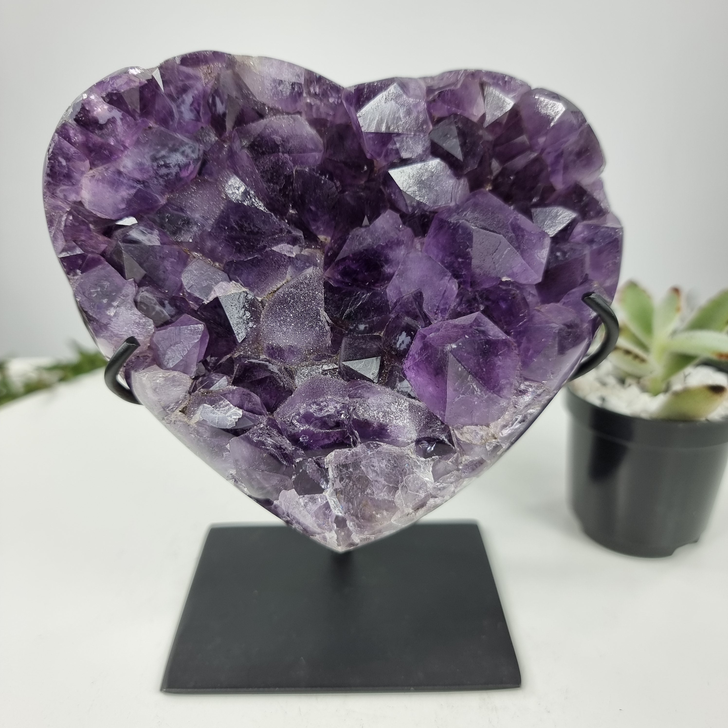 Special Amethyst Heart | Weight 1.15 Kgs, Height 16 cm | Energy, Beauty and Sophistication
