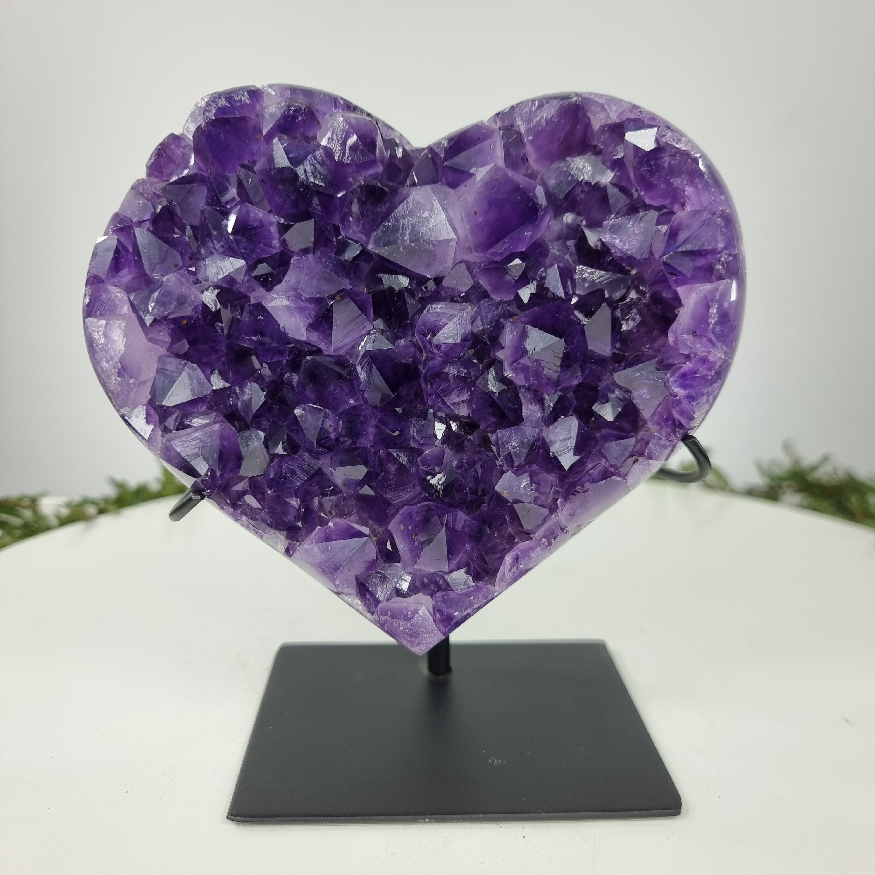 Corazón de Amatista Especial | Peso 1,40 Kgs, Altura 17 cm | Energía, Belleza y Sofisticación