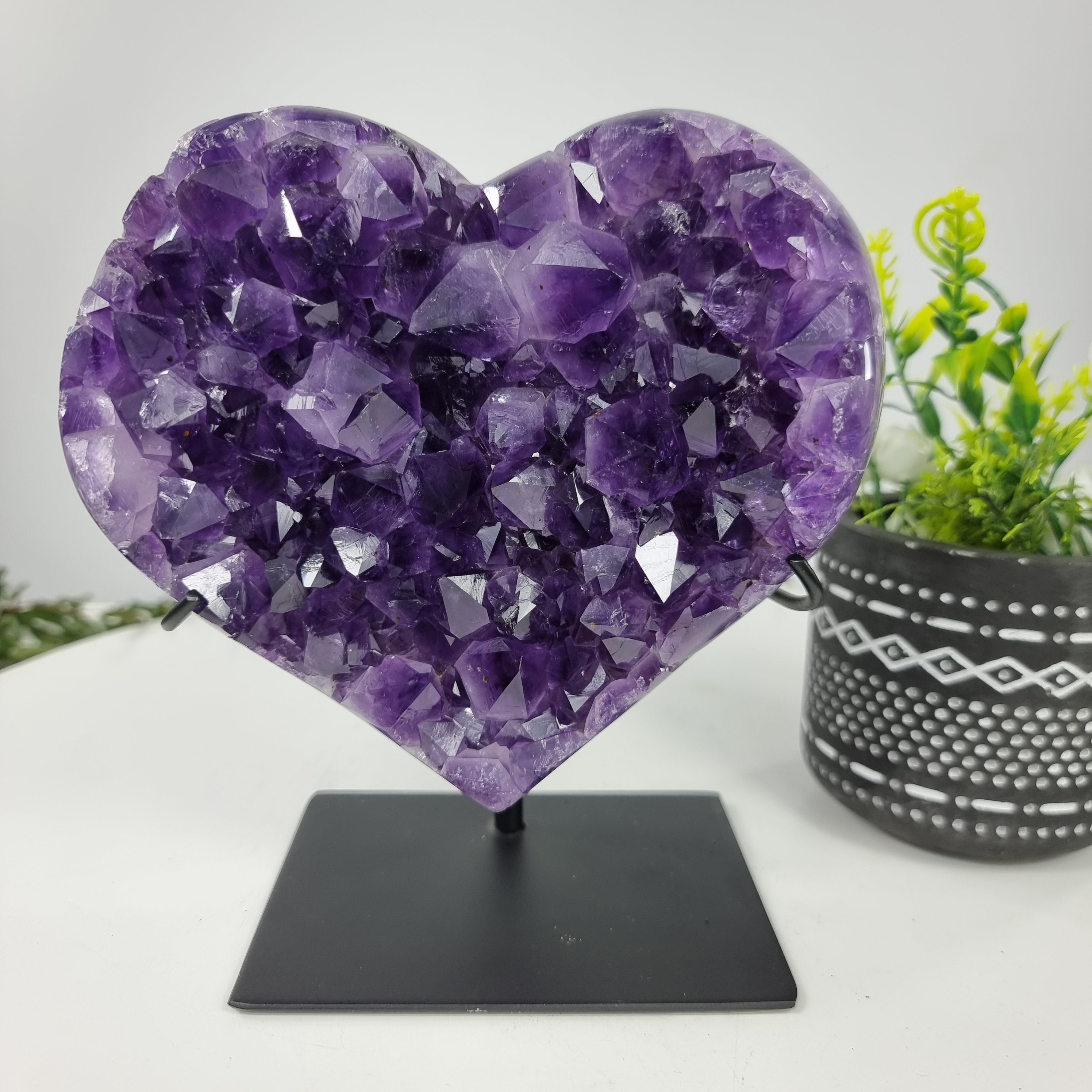 Corazón de Amatista Especial | Peso 1,40 Kgs, Altura 17 cm | Energía, Belleza y Sofisticación