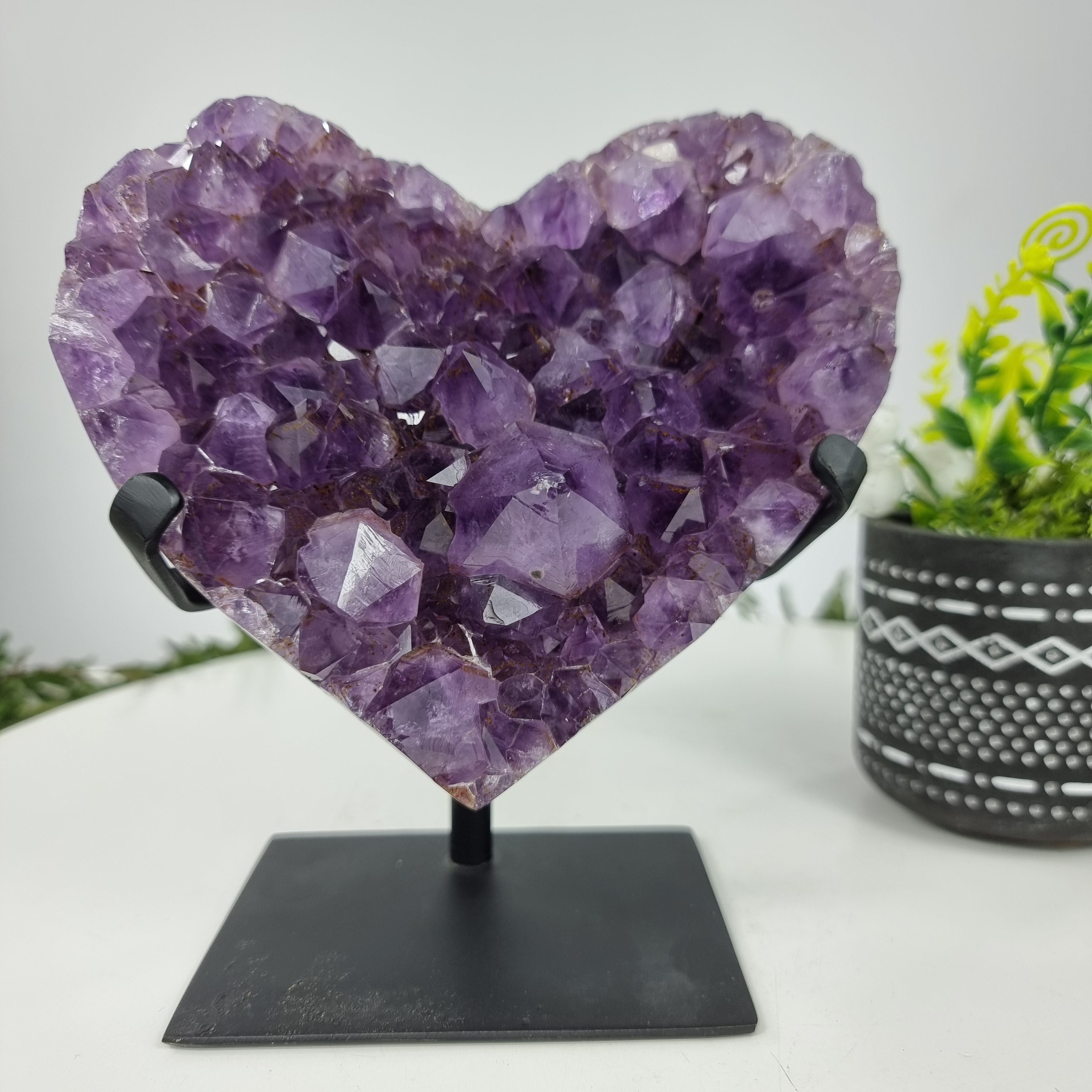 Corazón de Amatista Especial | Peso 1,40 Kgs, Altura 18 cm | Energía, Belleza y Sofisticación