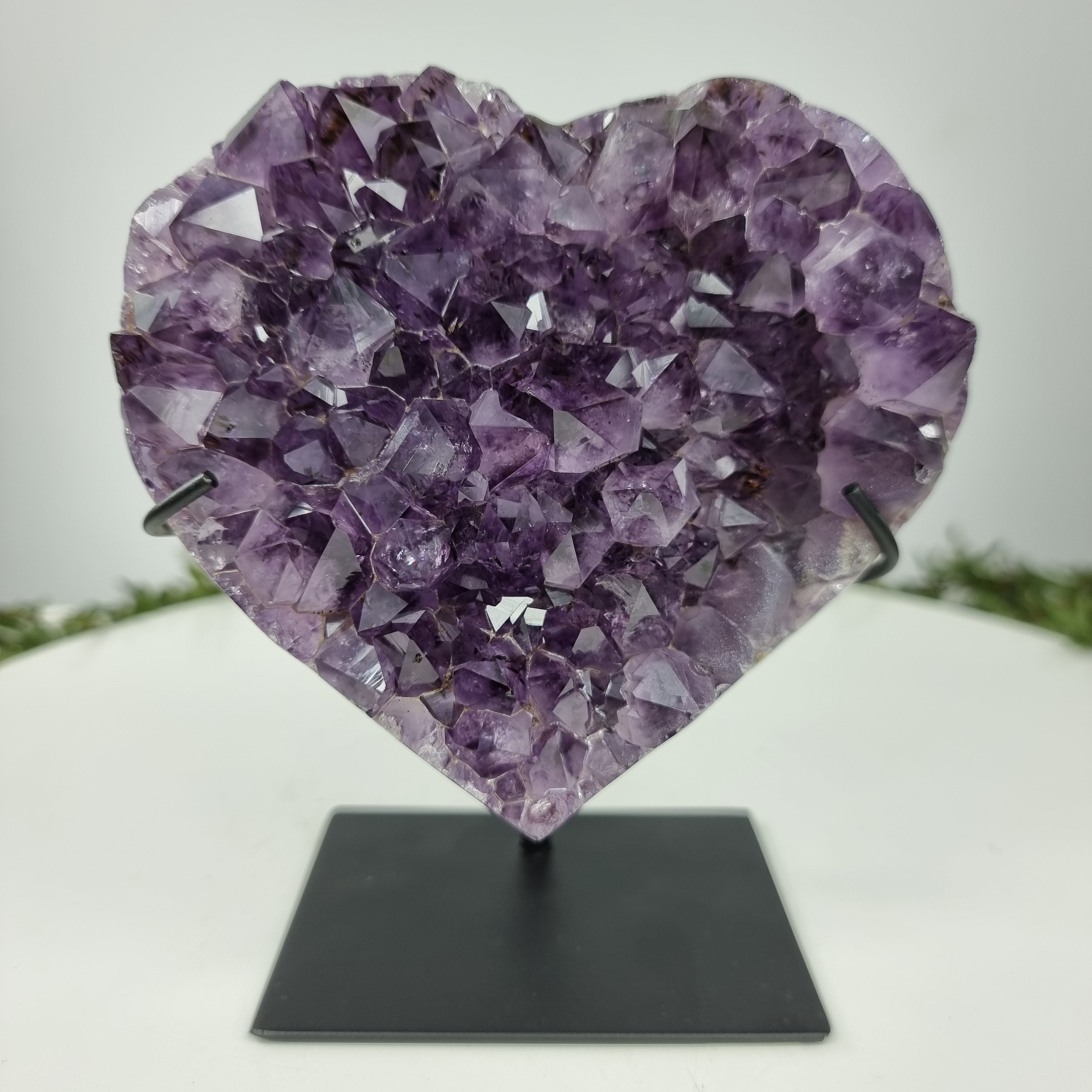 Corazón de Amatista Especial | Peso 1,55 Kgs, Altura 14 cm | Energía, Belleza y Sofisticación