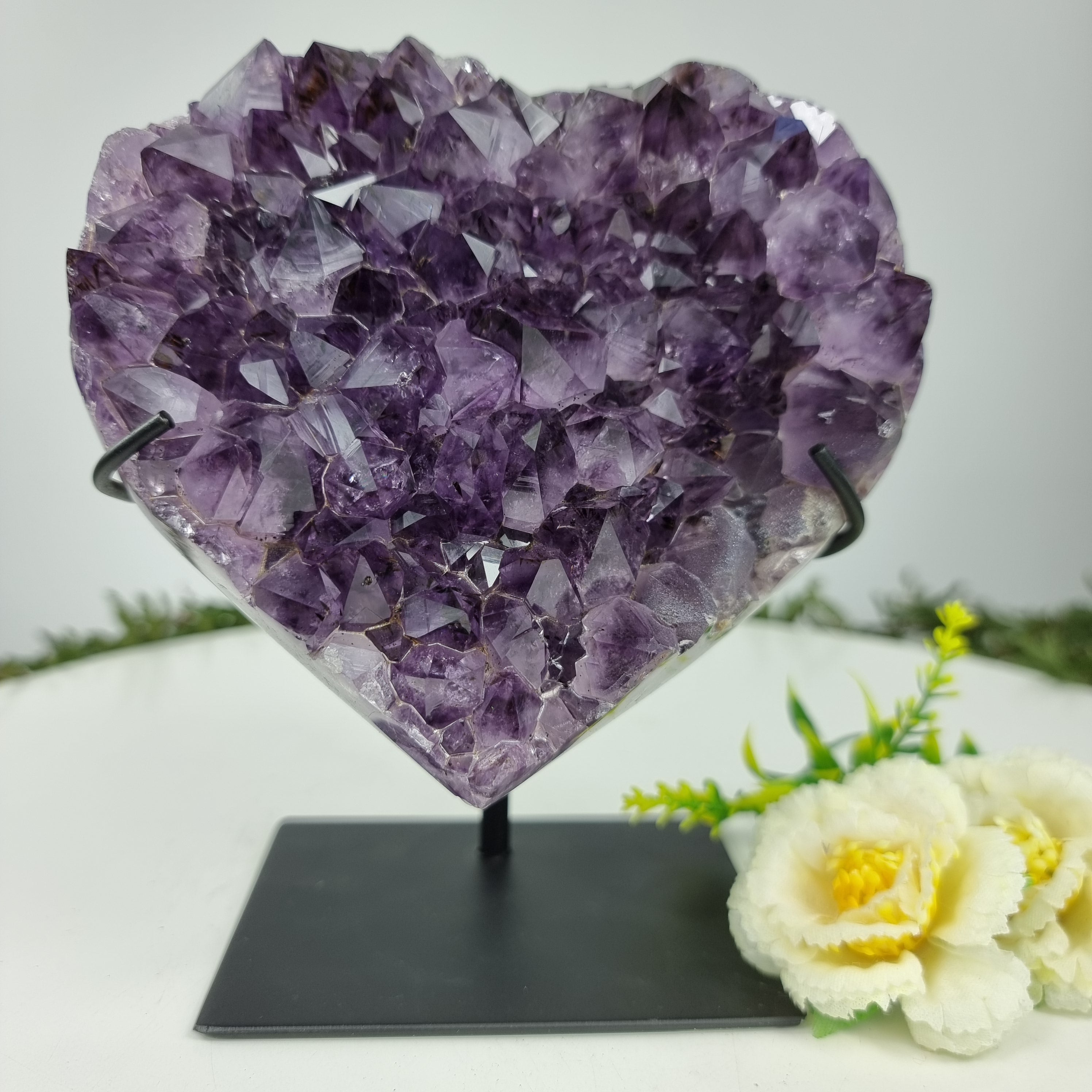 Corazón de Amatista Especial | Peso 1,55 Kgs, Altura 14 cm | Energía, Belleza y Sofisticación