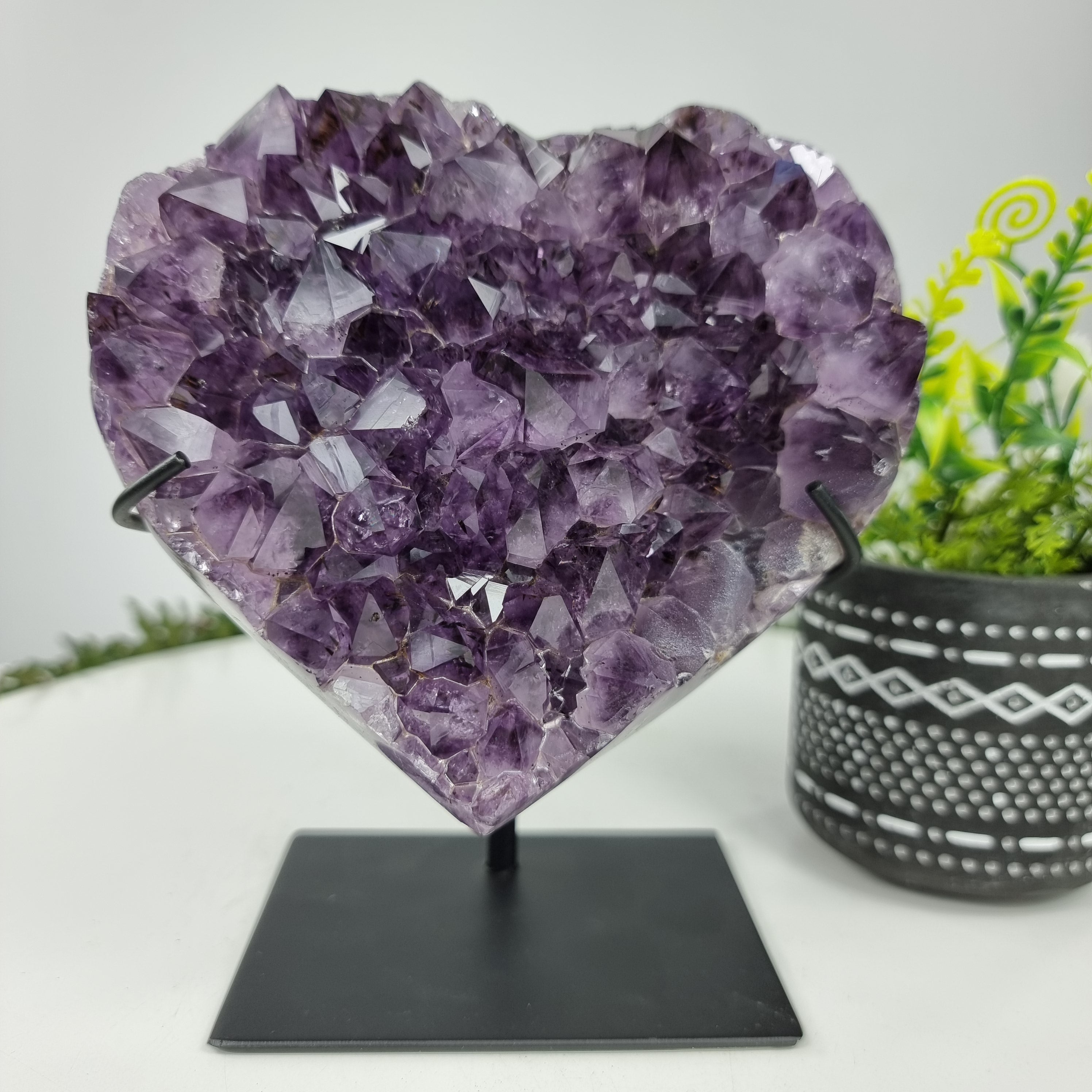 Corazón de Amatista Especial | Peso 1,55 Kgs, Altura 14 cm | Energía, Belleza y Sofisticación