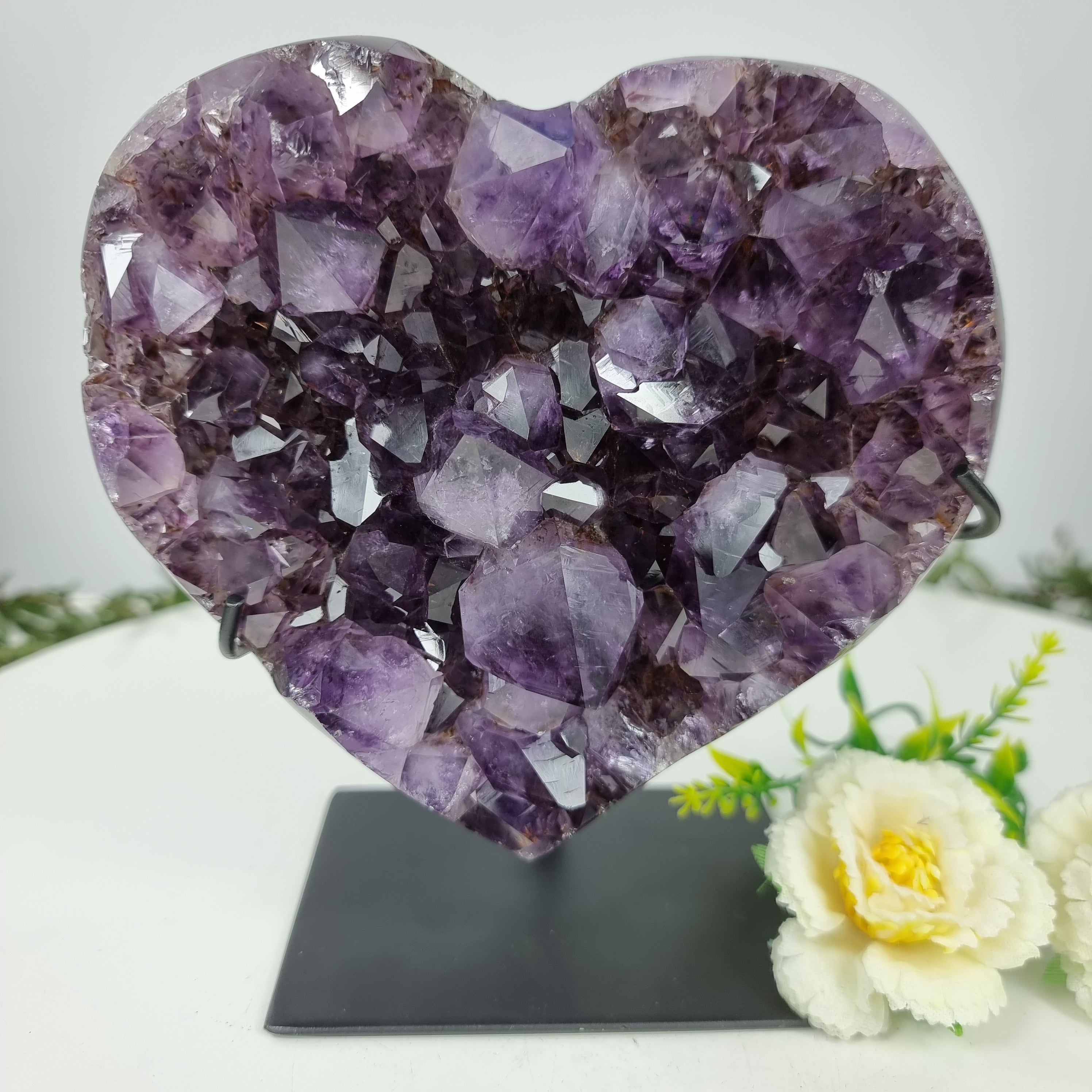 Corazón de Amatista Especial | Peso 1,75 Kgs, Altura 17 cm | Energía, Belleza y Sofisticación