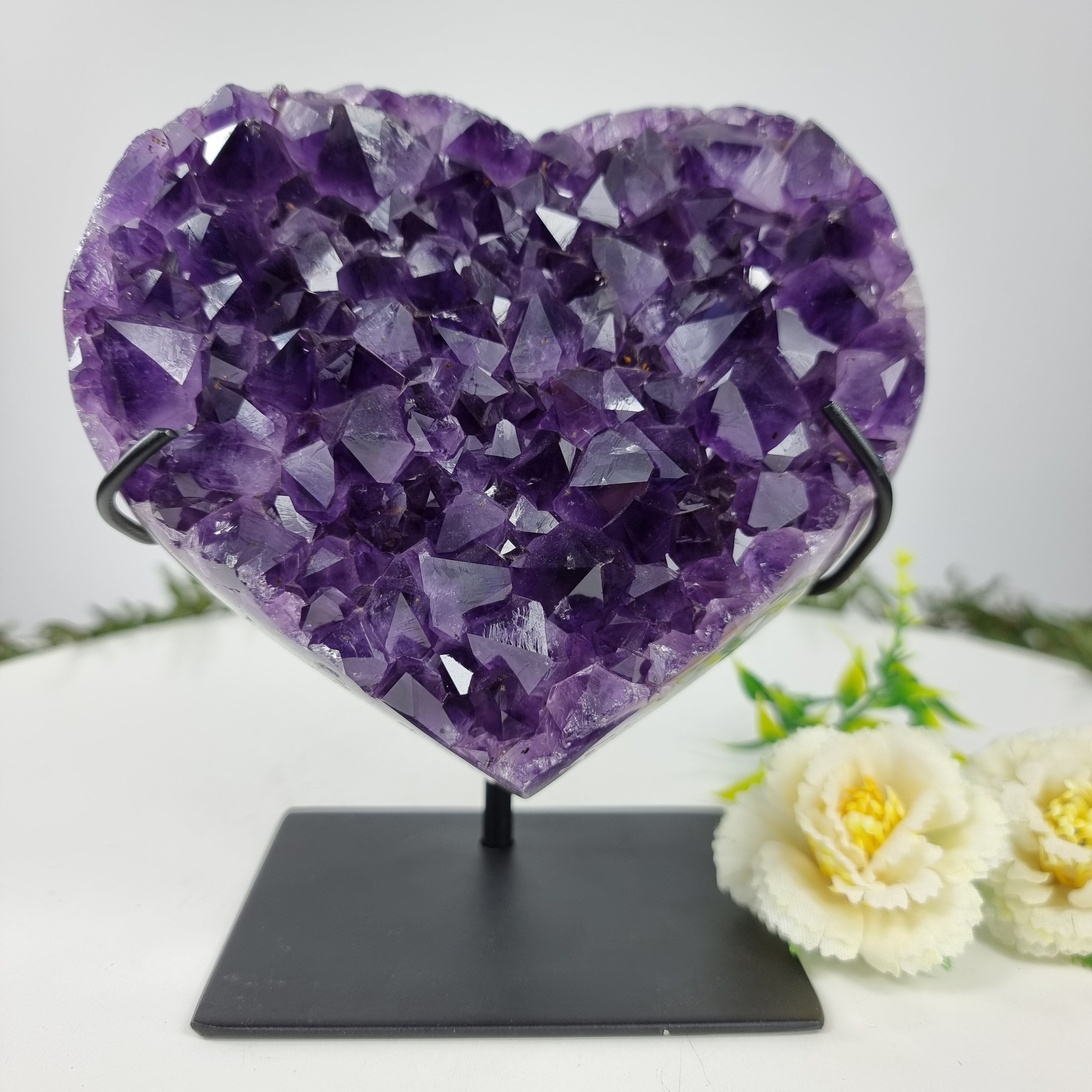 Corazón de Amatista Especial | Peso 1,35 Kgs, Altura 17 cm | Energía, Belleza y Sofisticación