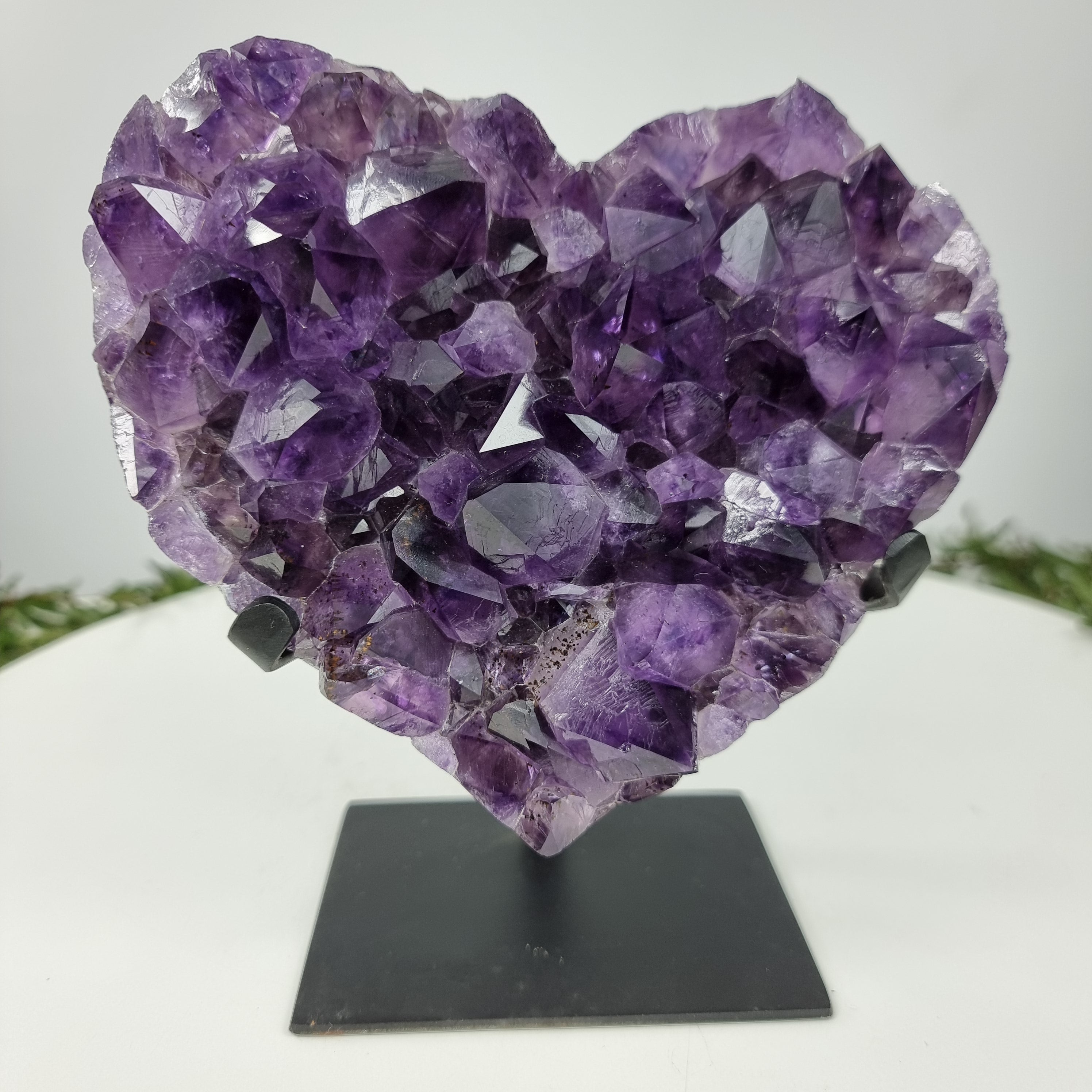 Corazón de Amatista Especial | Peso 1,85 Kgs, Altura 19 cm | Energía, Belleza y Sofisticación