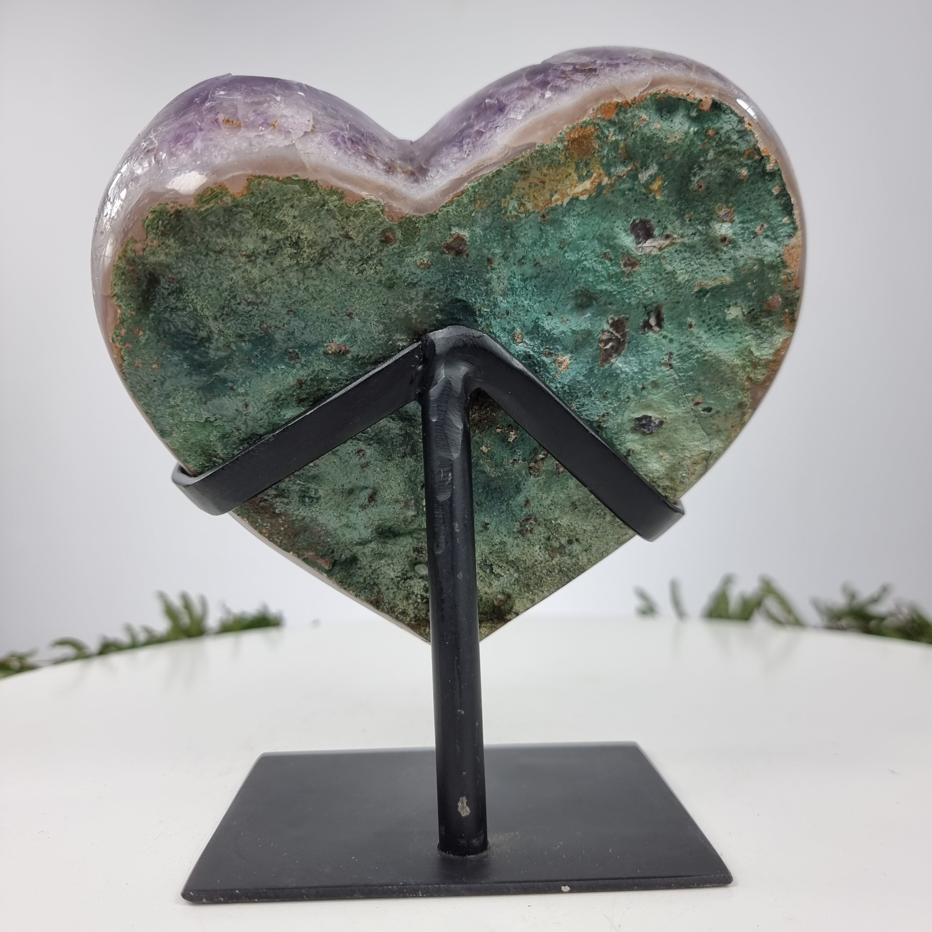 Corazón de Amatista Especial | Peso 1,85 Kgs, Altura 19 cm | Energía, Belleza y Sofisticación