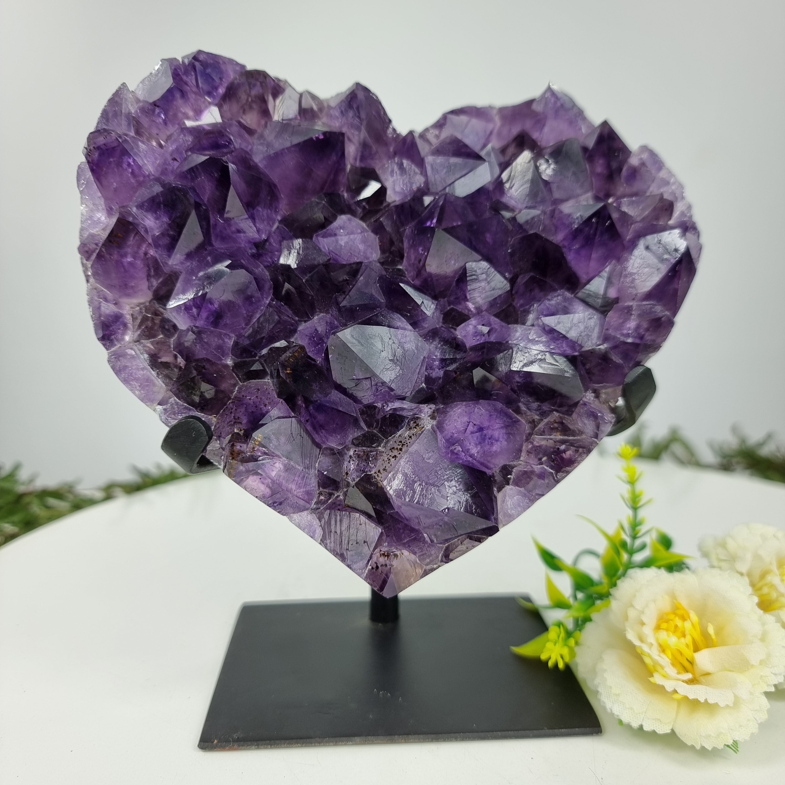 Corazón de Amatista Especial | Peso 1,85 Kgs, Altura 19 cm | Energía, Belleza y Sofisticación