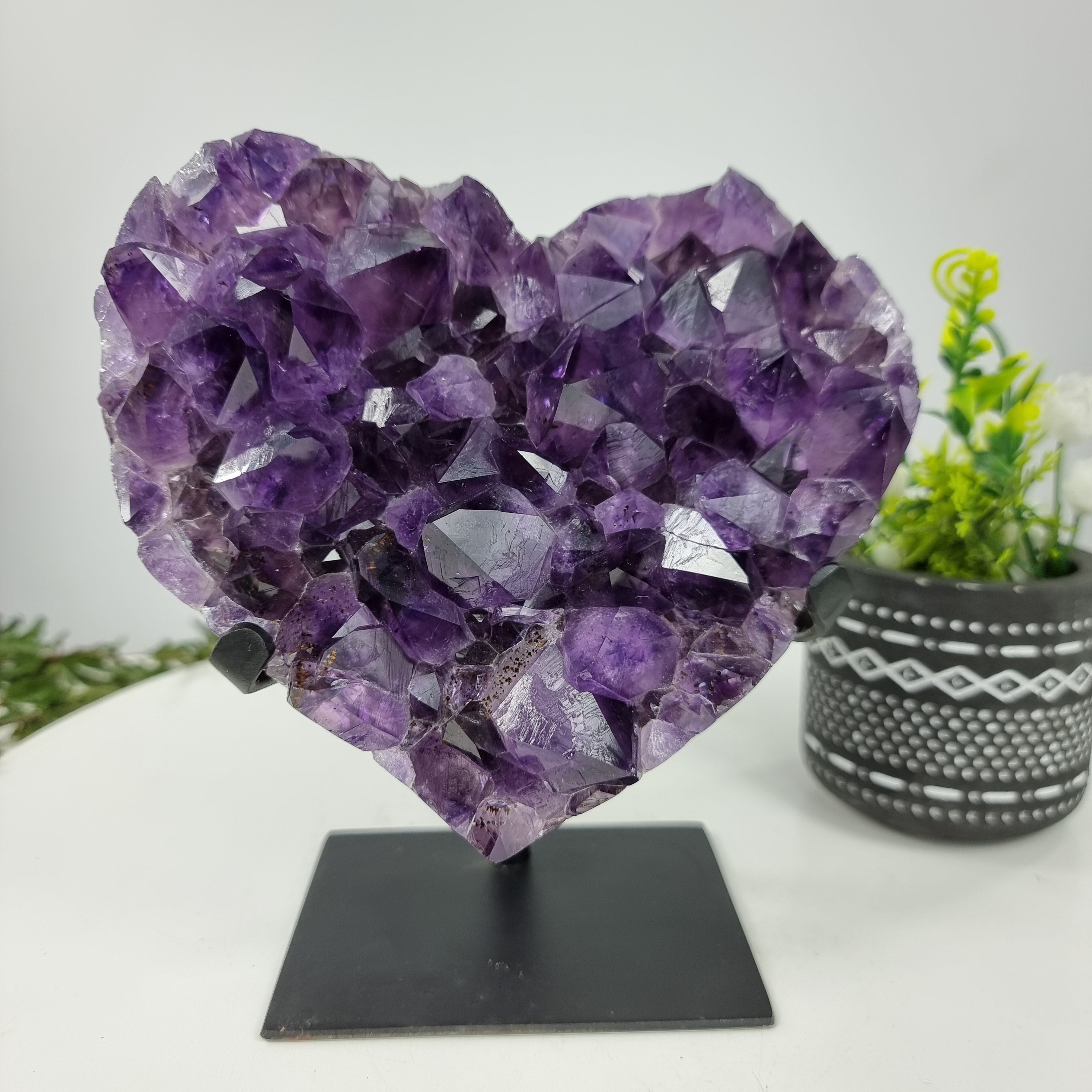 Corazón de Amatista Especial | Peso 1,85 Kgs, Altura 19 cm | Energía, Belleza y Sofisticación