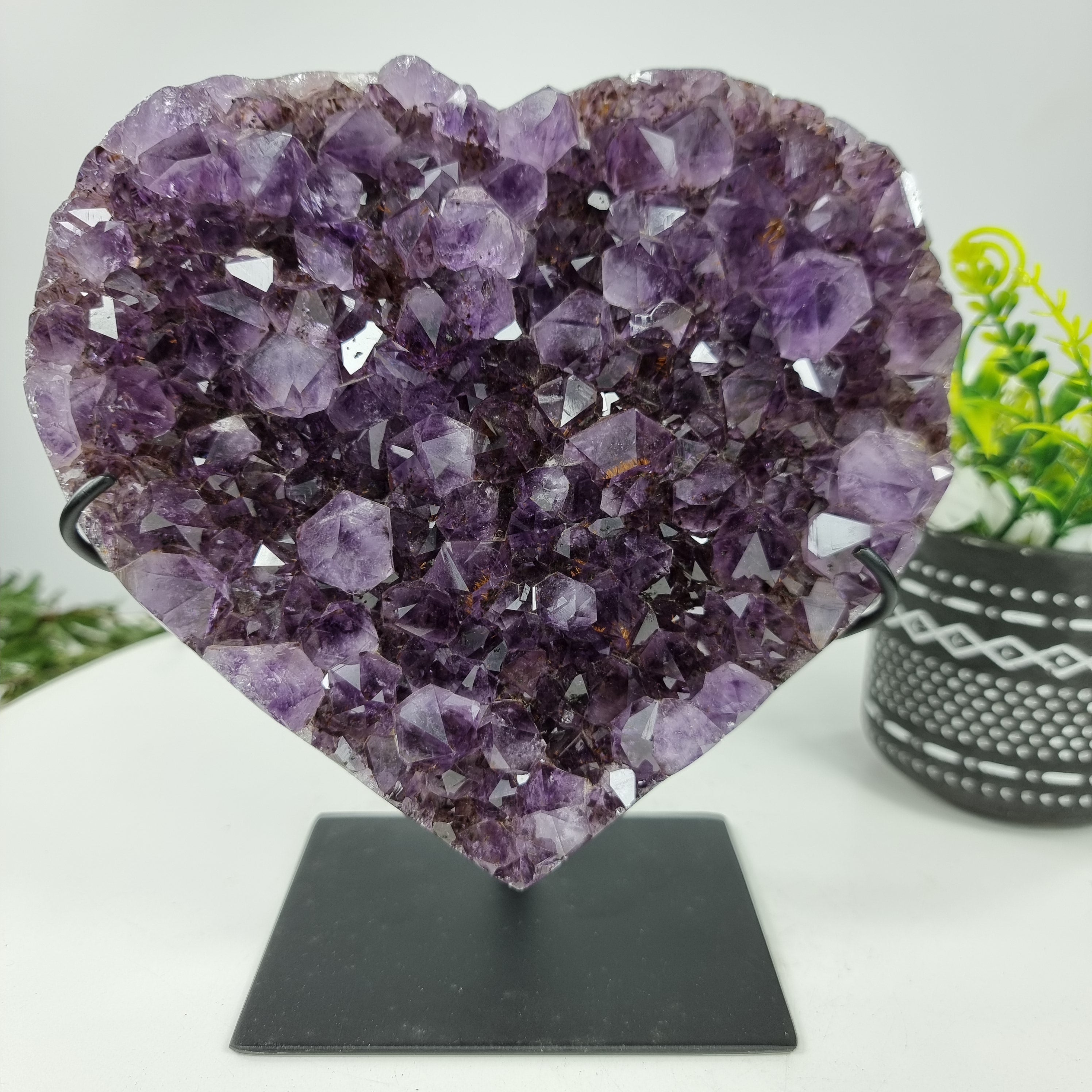 Corazón de Amatista Especial | Peso 1,70 Kgs, Altura 19 cm | Energía, Belleza y Sofisticación