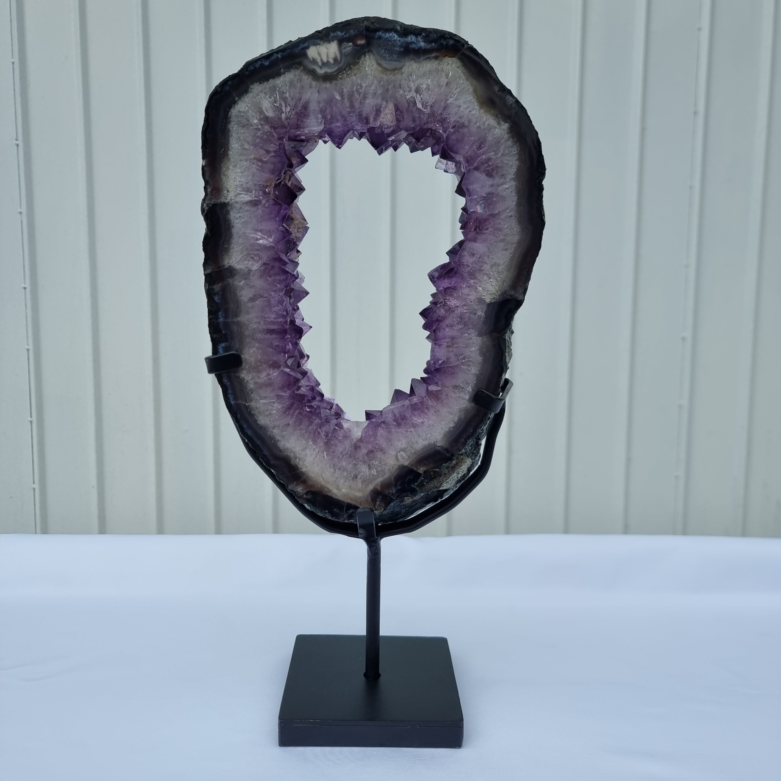 Aro de Amatista con Cristales Morados | Base de hierro Negra | Peso 3,25 kgs, Altura 39 cm | Energía, Belleza y Sofisticación
