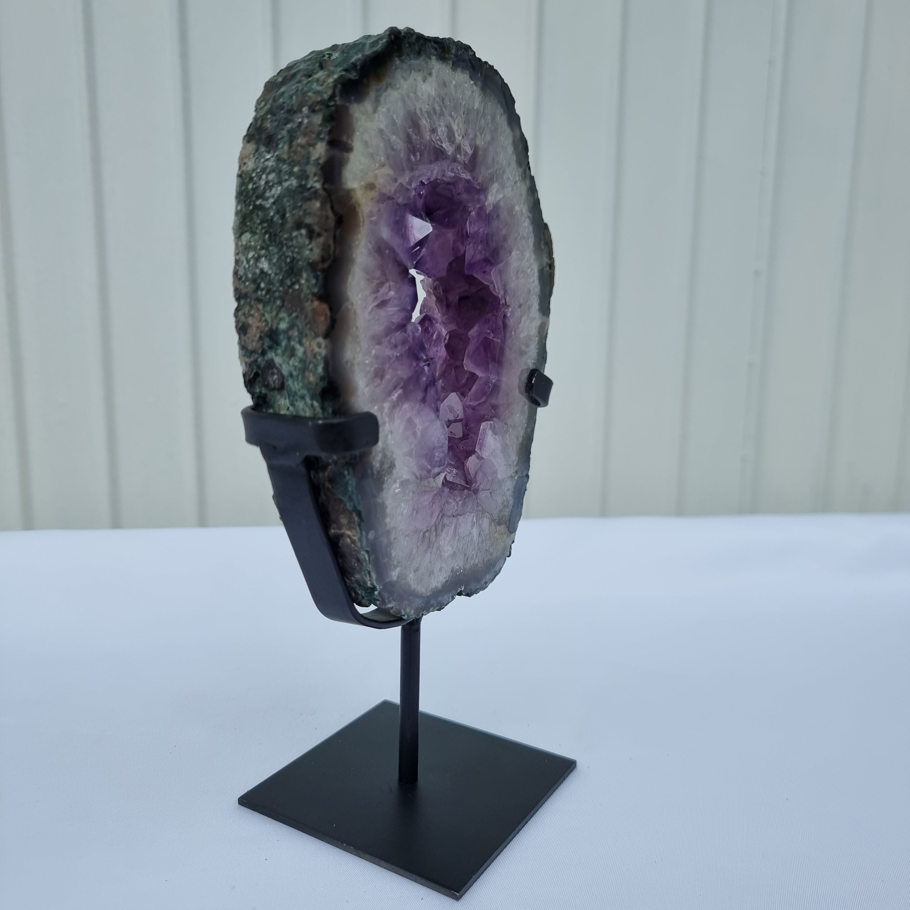 Aro de Amatista con Cristales Morados | Base de hierro Negra | Peso 1,30 kgs, Altura 23 cm | Energía, Belleza y Sofisticación