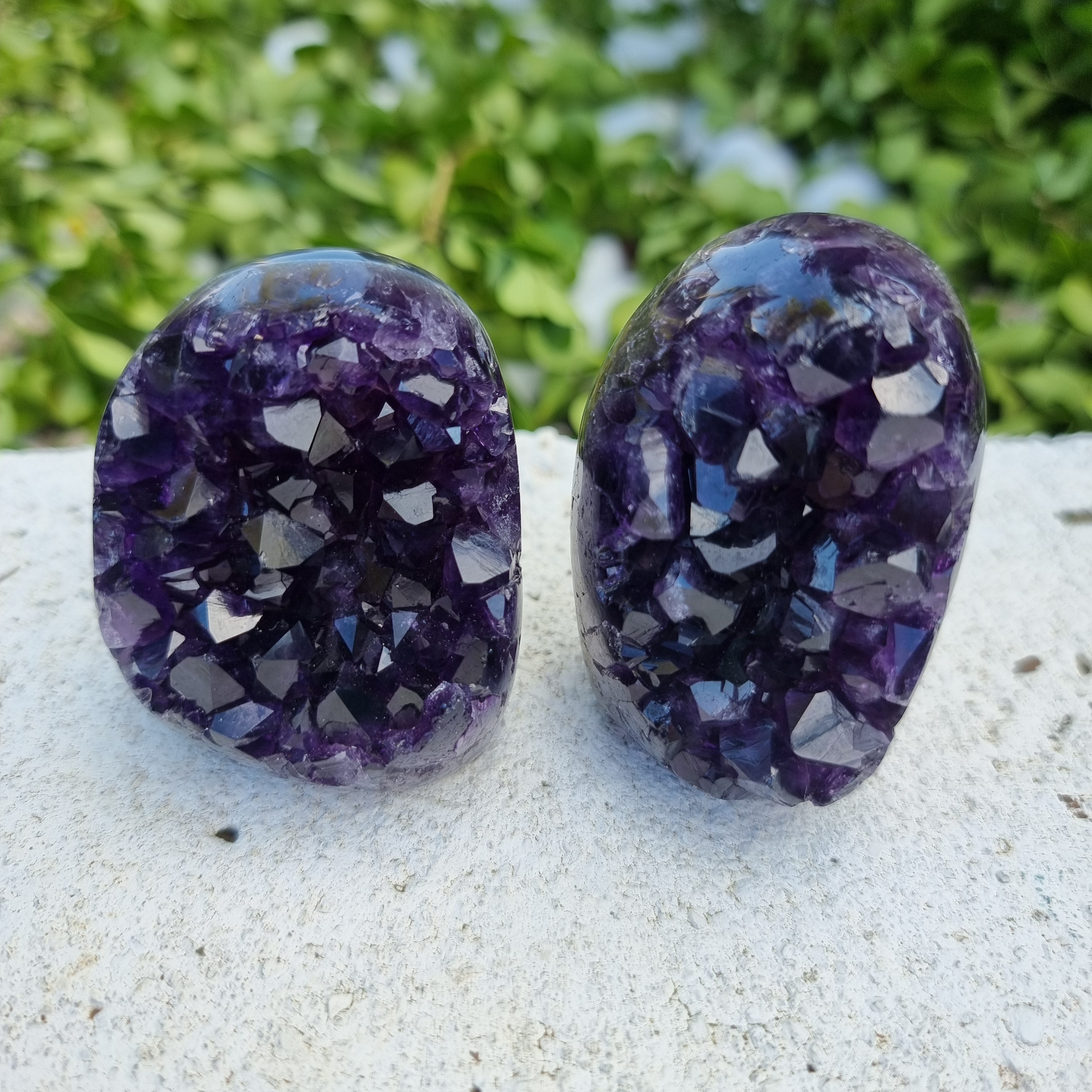 Drusas de Amatista SÚPER Morada - 2 unidades | Peso 0,30 Kgs, Altura 4 cm | Energía, Belleza y Sofisticación