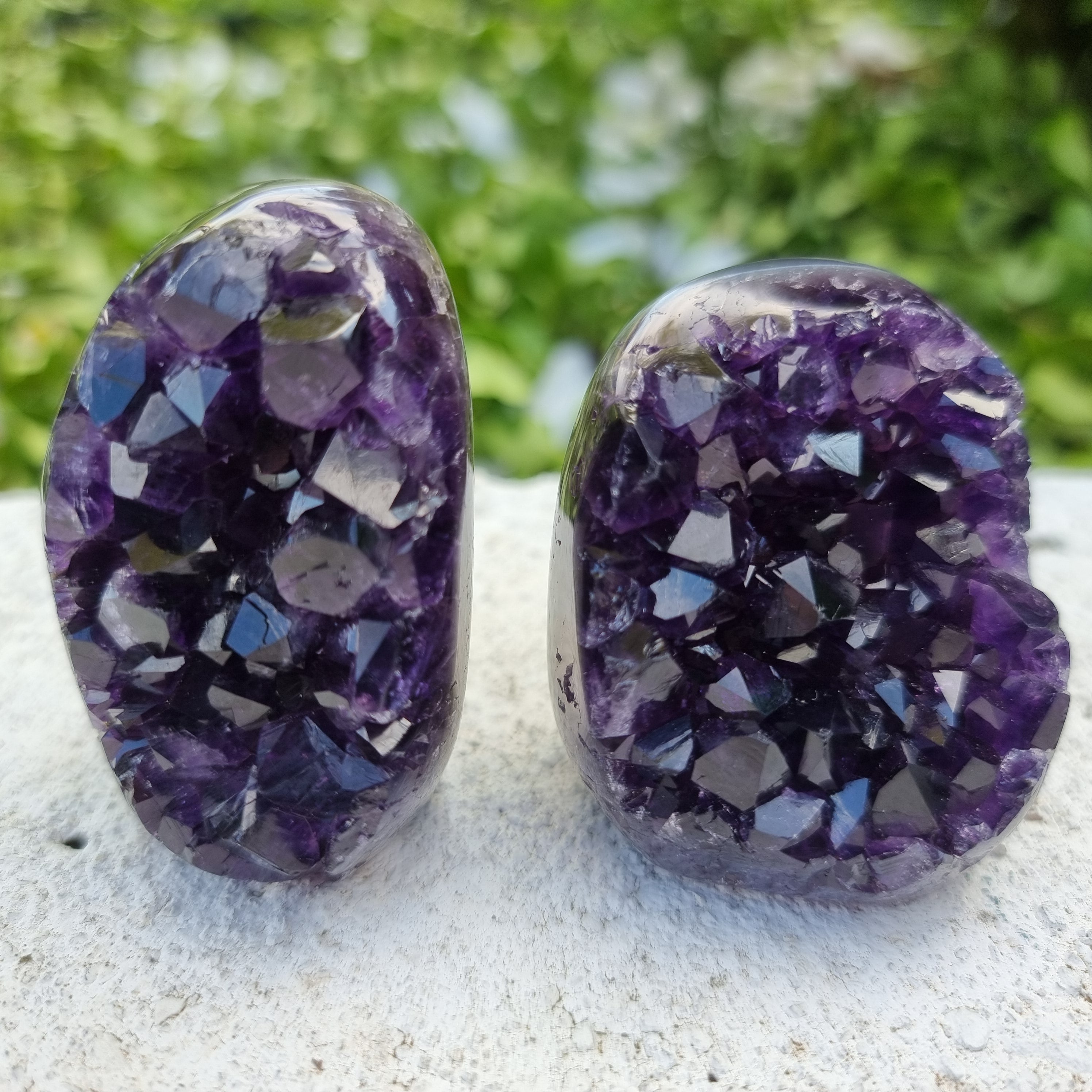 Drusas de Amatista SÚPER Morada - 2 unidades | Peso 0,30 Kgs, Altura 4 cm | Energía, Belleza y Sofisticación
