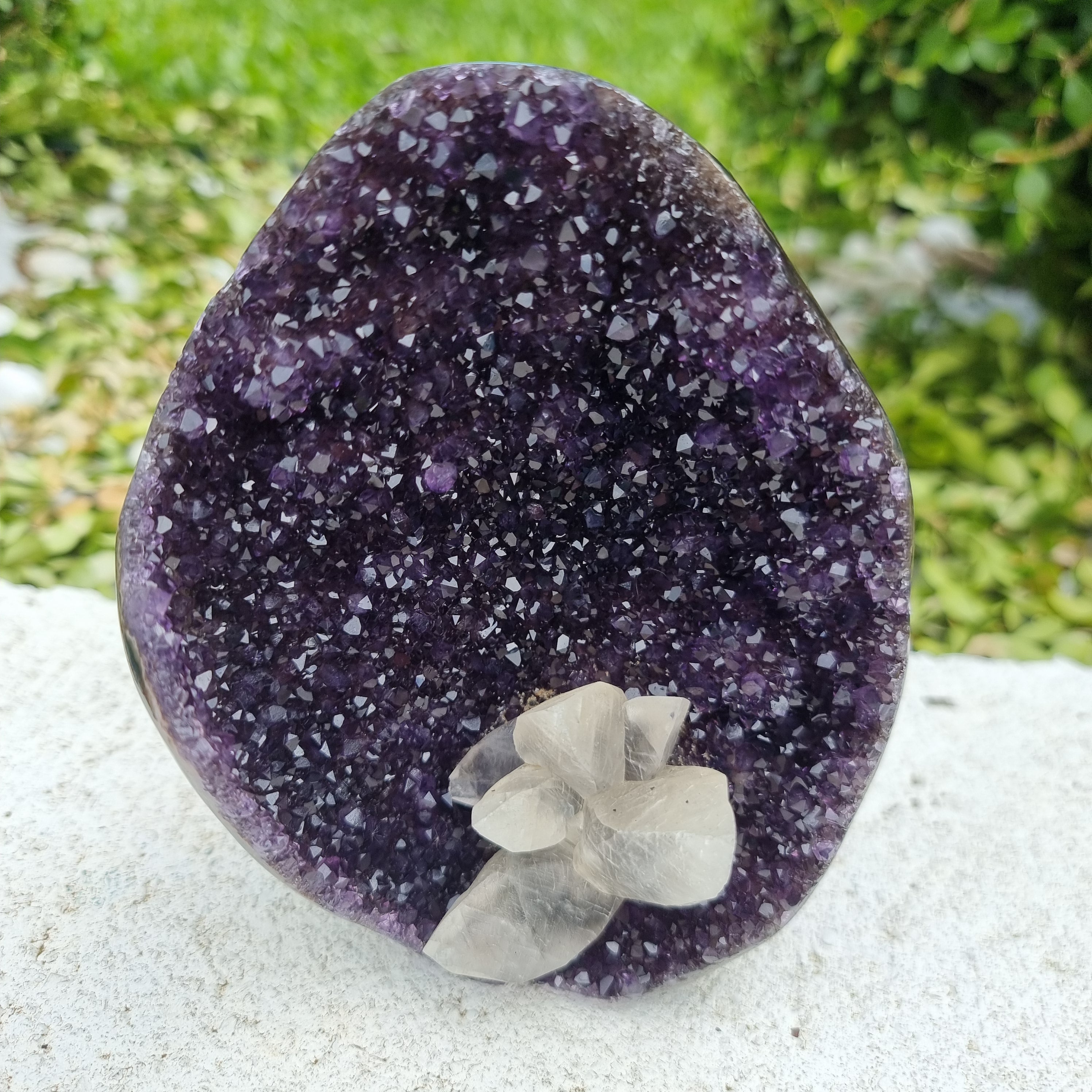 Amatista Morada Súper Especial | Peso 1,25 Kgs, Altura 16 cm | Energía, Belleza y Sofisticación