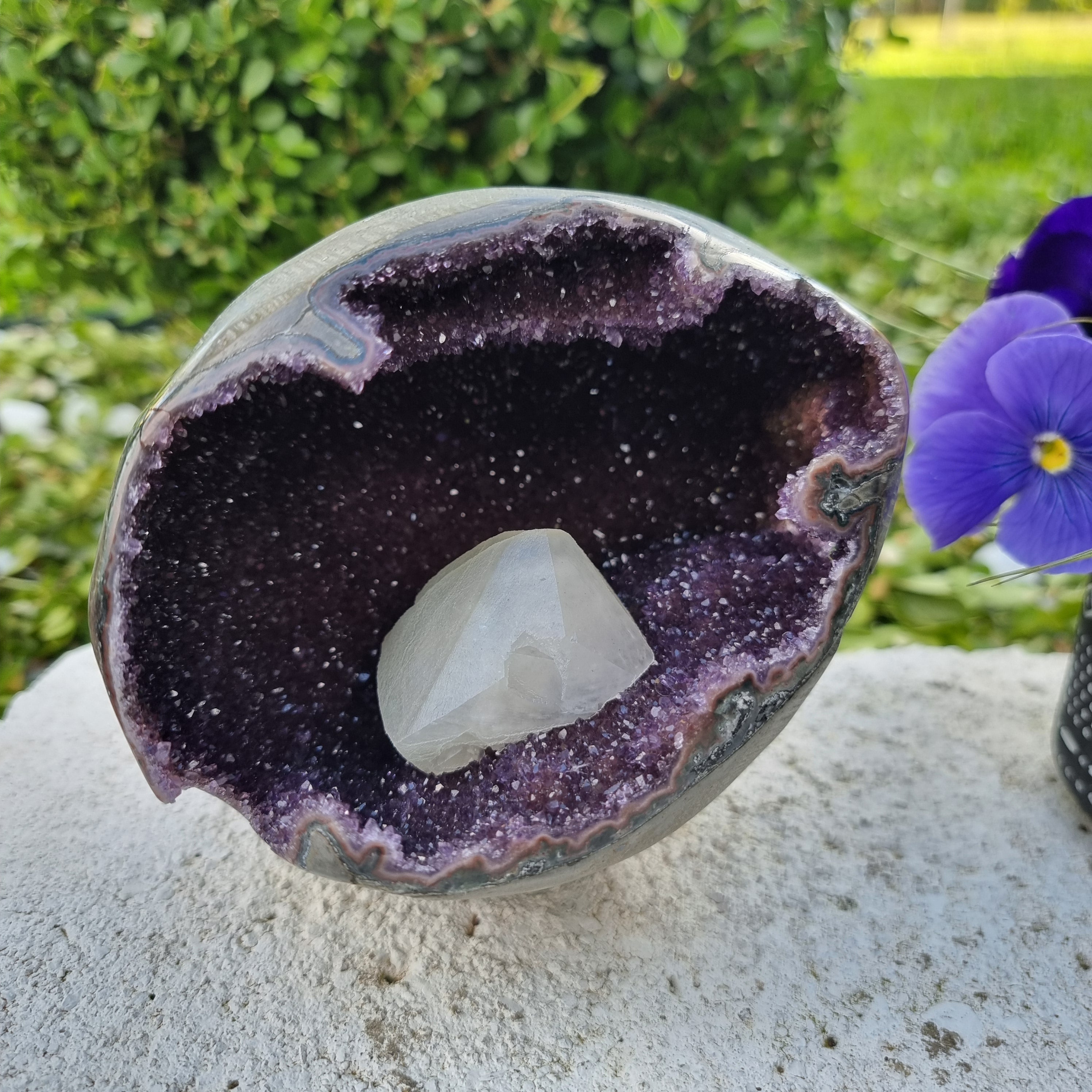 Corazón de Amatista Especial | Peso 1,45 Kgs, Altura 13 cm | Energía, Belleza y Sofisticación