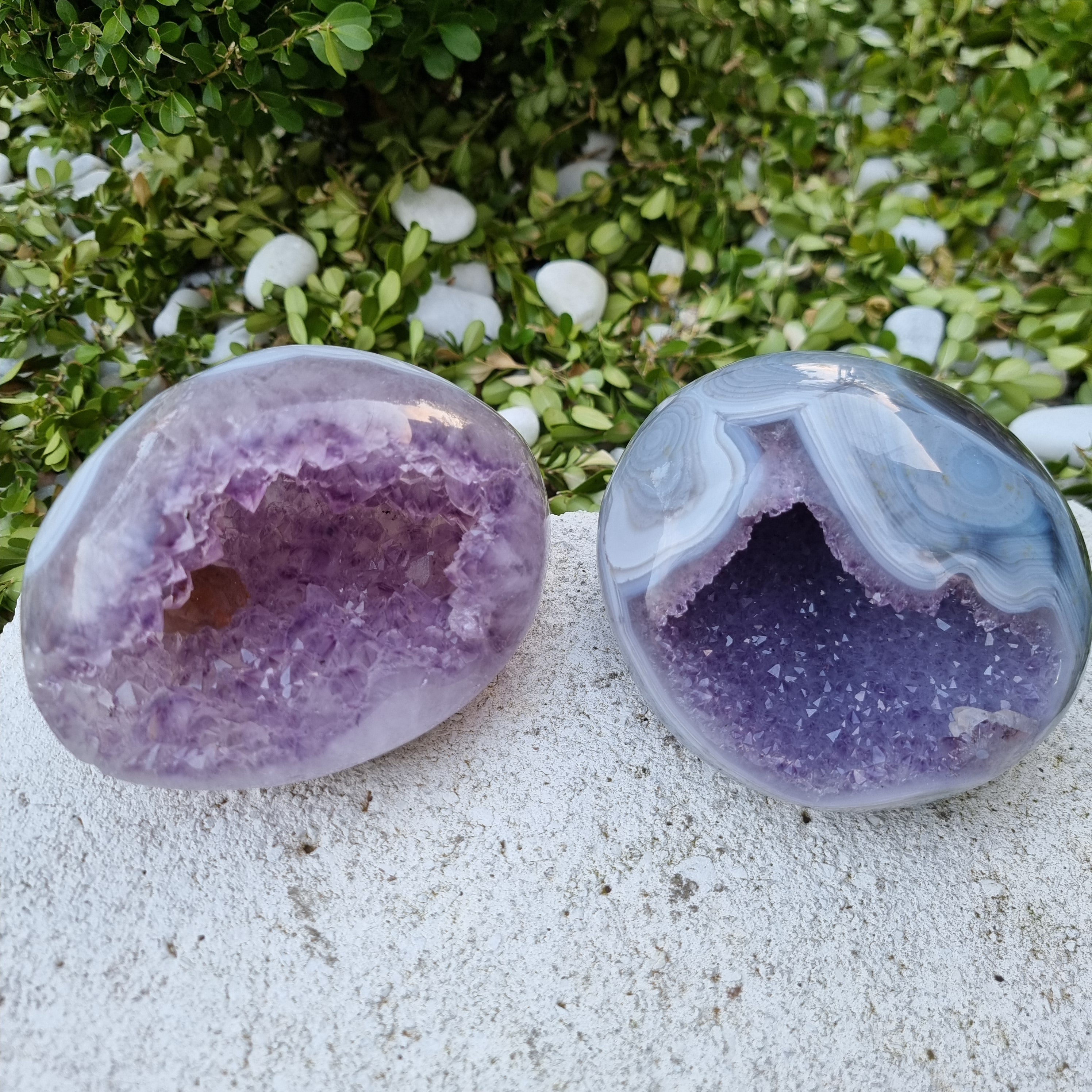 Special Amethyst Geode | Weight 1.95 Kgs, Height 9 cm | Energy, Beauty and Sophistication