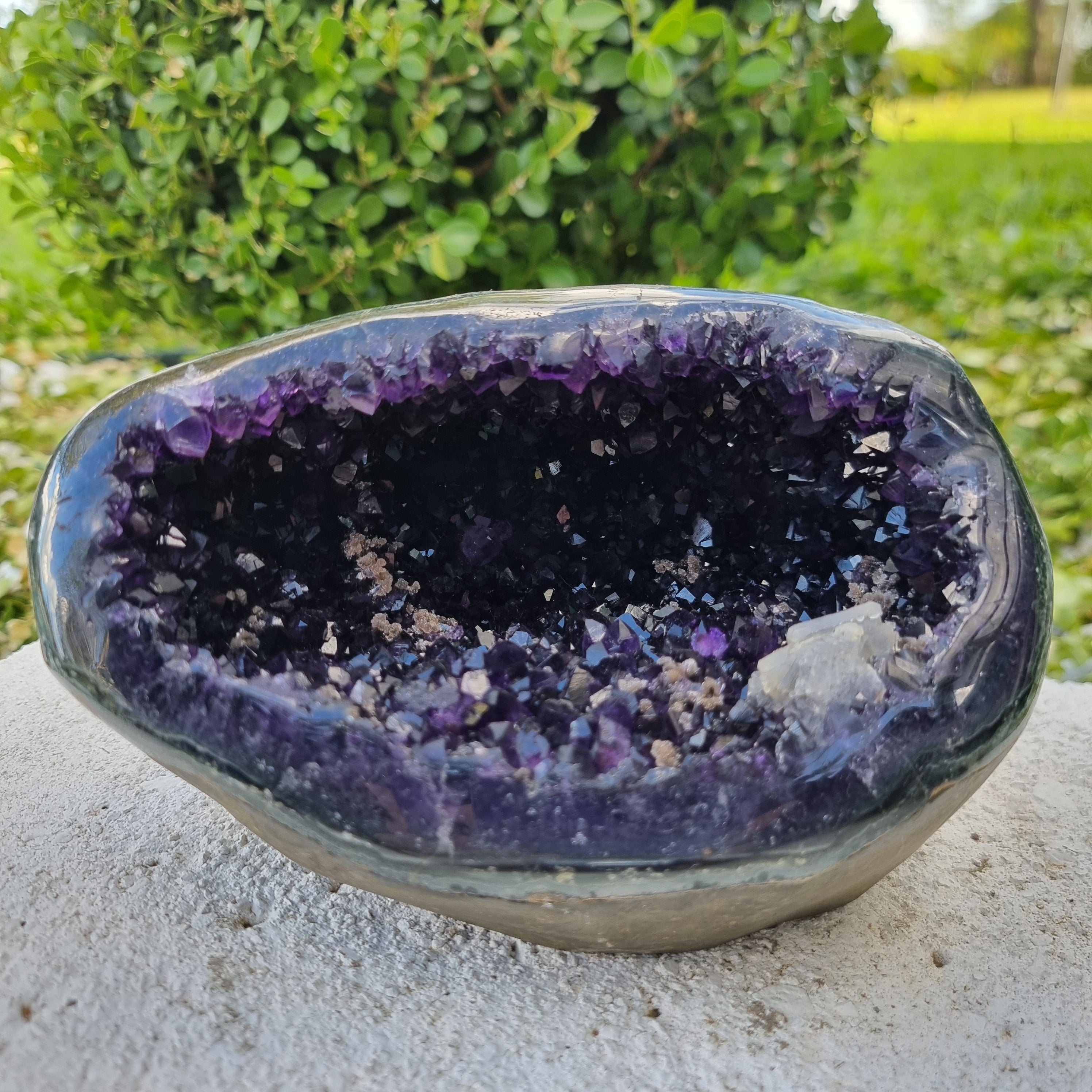 Amatista Morada Súper Especial | Peso 2,15 Kgs, Altura 11 cm | Energía, Belleza y Sofisticación