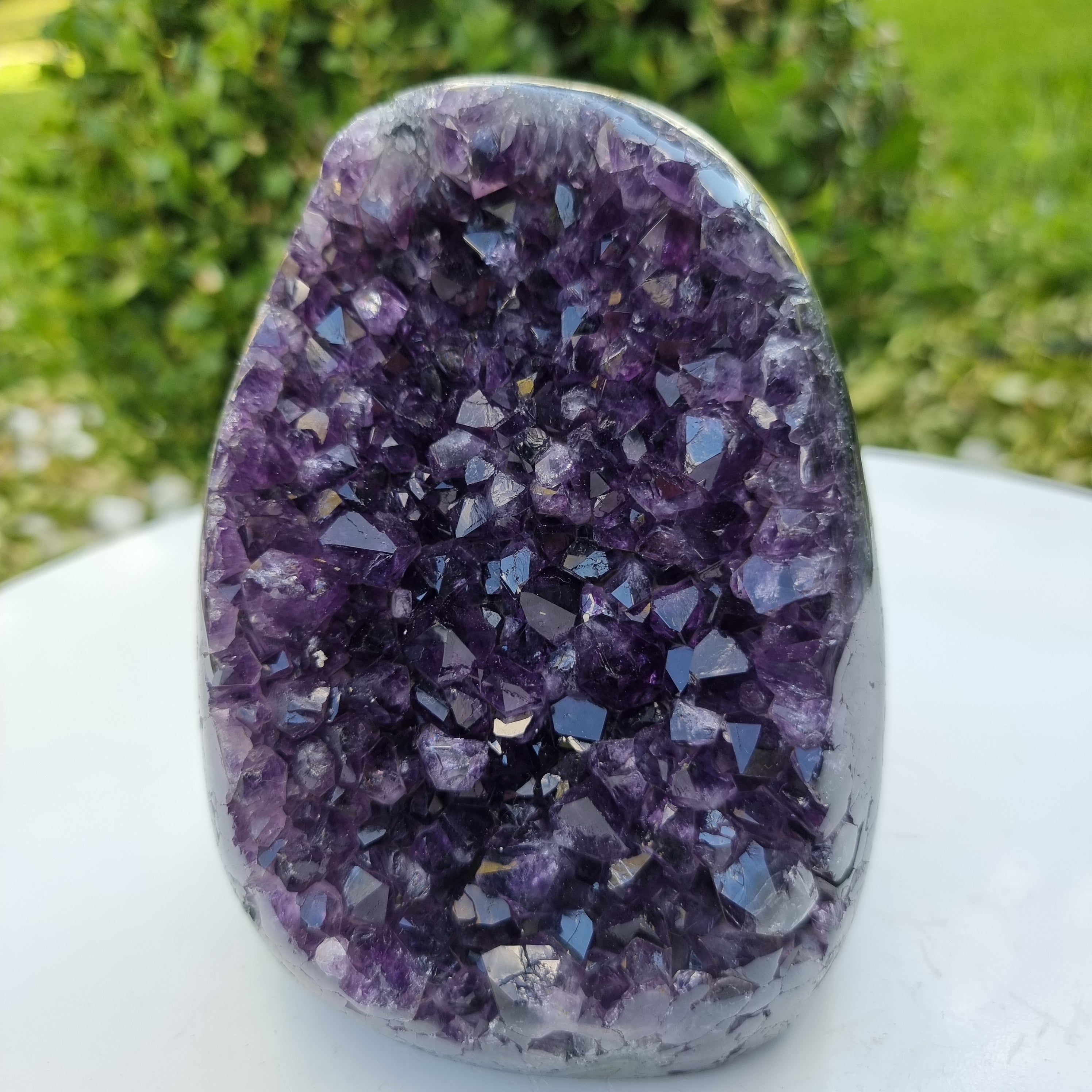 Amatista Formas Especiales | Peso 1,95 Kgs, Altura 13 cm | Energía, Belleza y Sofisticación