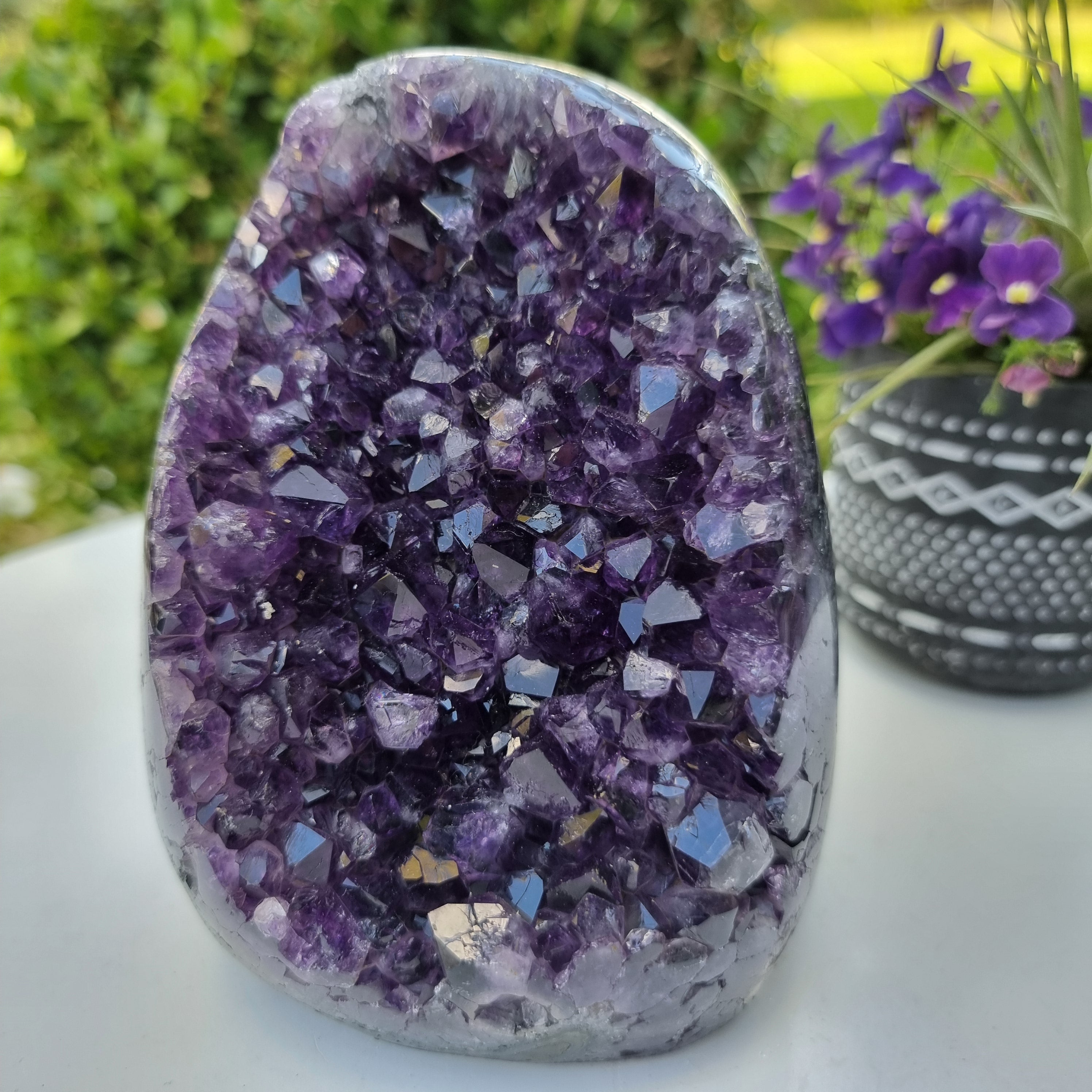 Amatista Formas Especiales | Peso 1,95 Kgs, Altura 13 cm | Energía, Belleza y Sofisticación