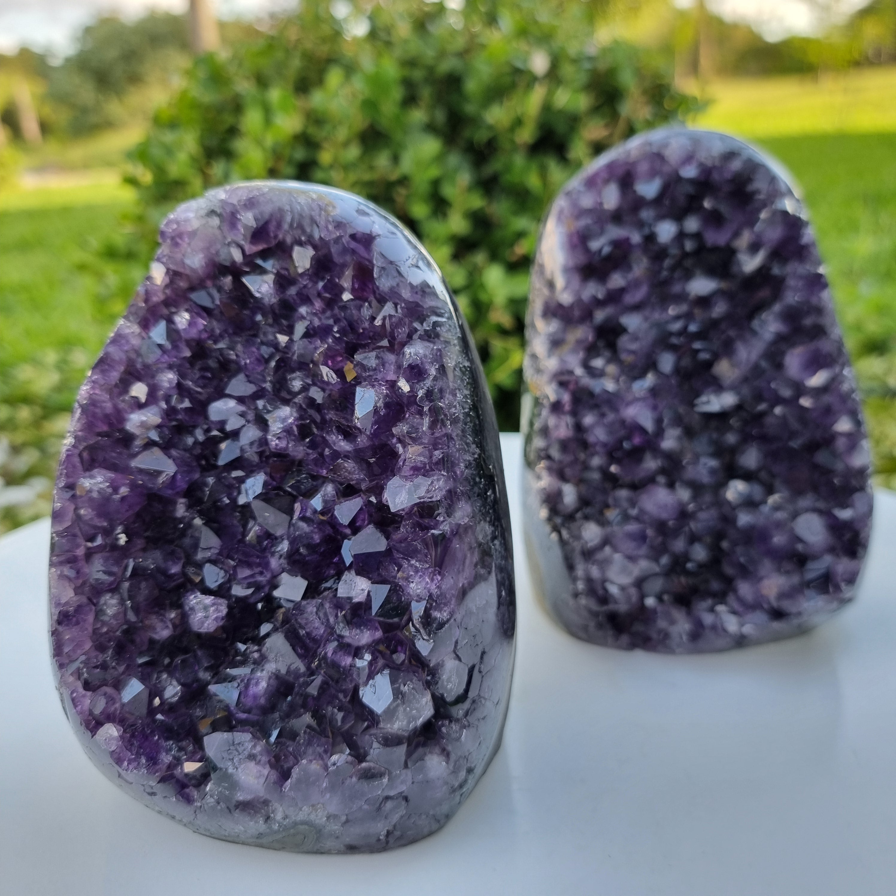 Amatista Formas Especiales | Peso 1,95 Kgs, Altura 13 cm | Energía, Belleza y Sofisticación