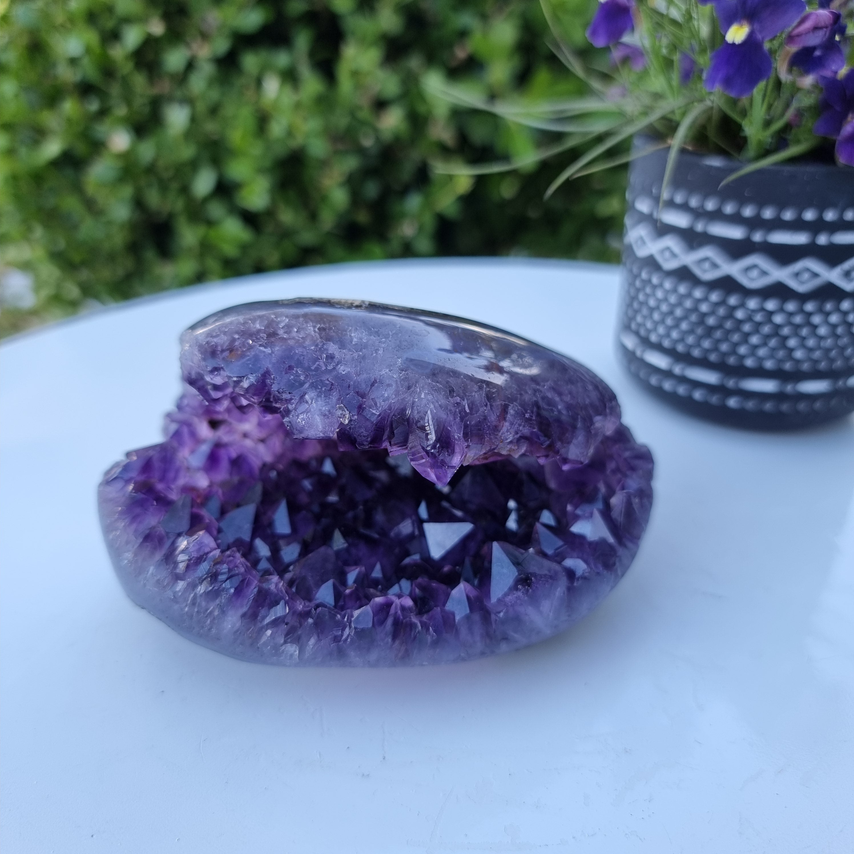 Special Amethyst Geode | Weight 0.95 Kgs, Width 11 cm | Energy, Beauty, and Sophistication