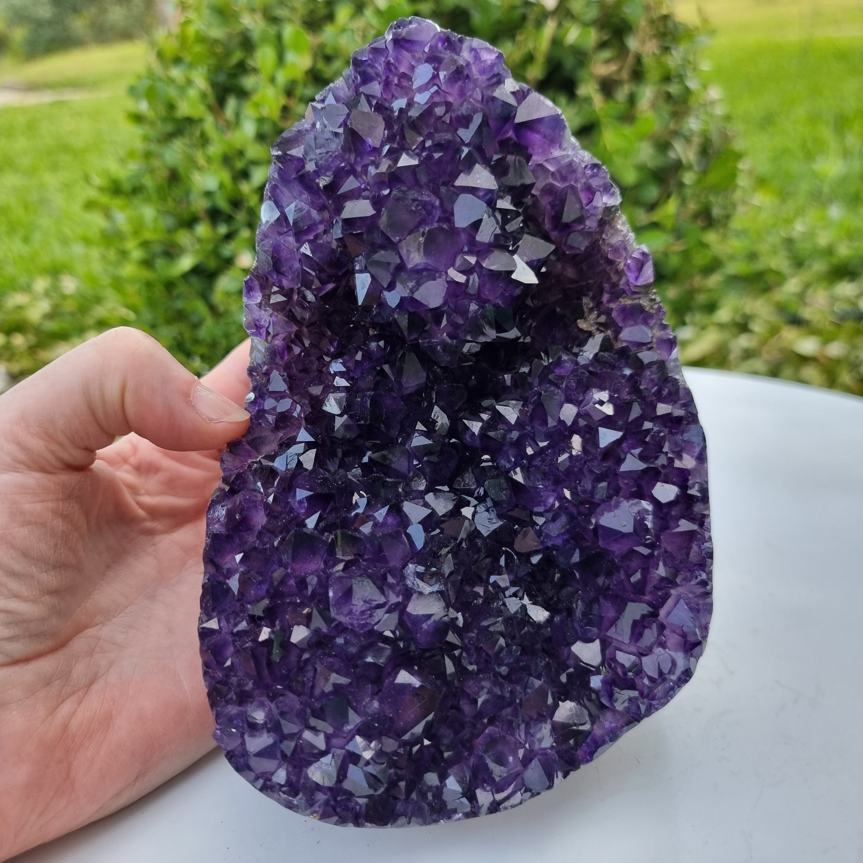 Amatista Morada Súper Especial | Peso 2,05 Kgs, Altura 17 cm | Energía, Belleza y Sofisticación