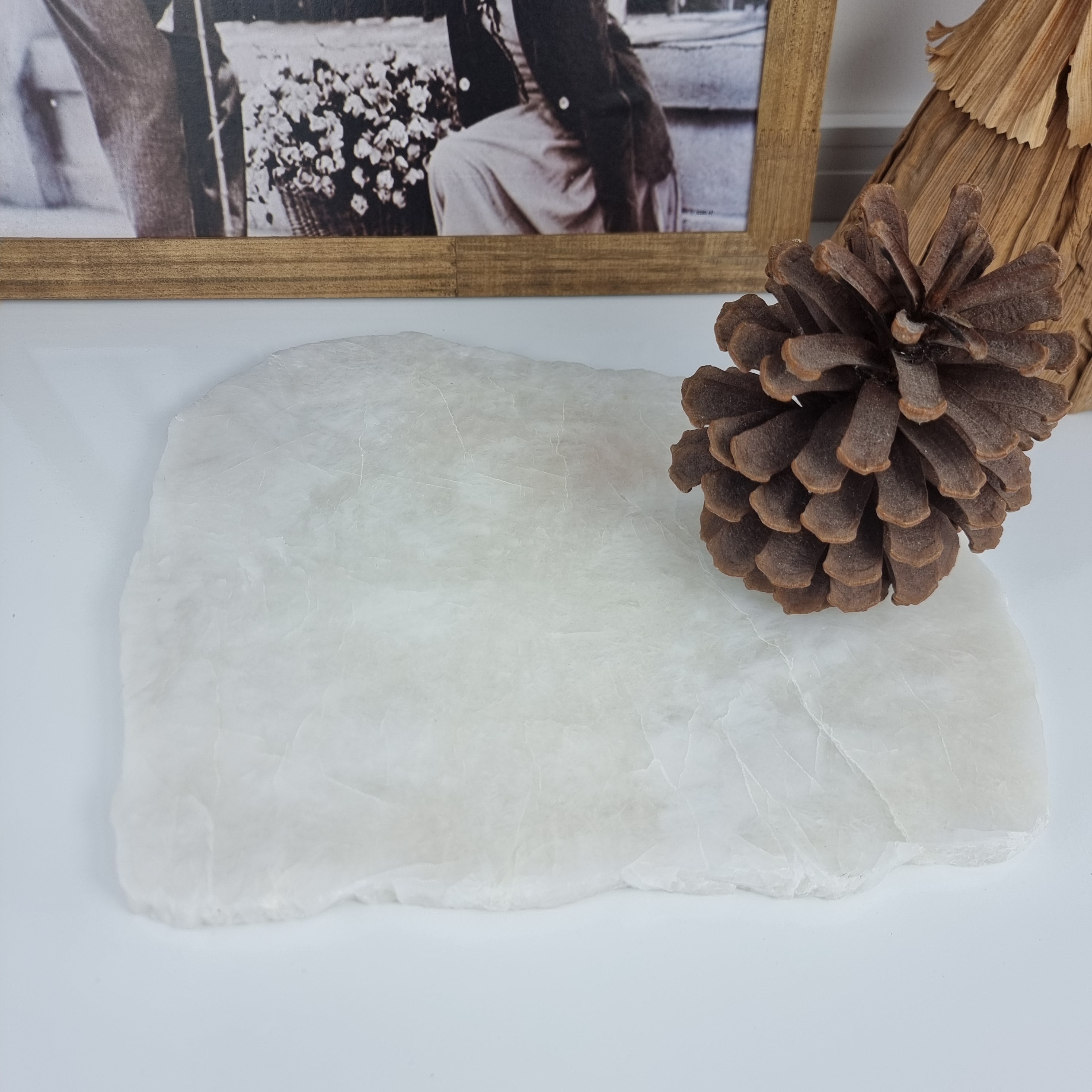 Bandejas de Cuarzo con BORDES NATURALES tamaño 30 a 35 cm y peso 3 kg