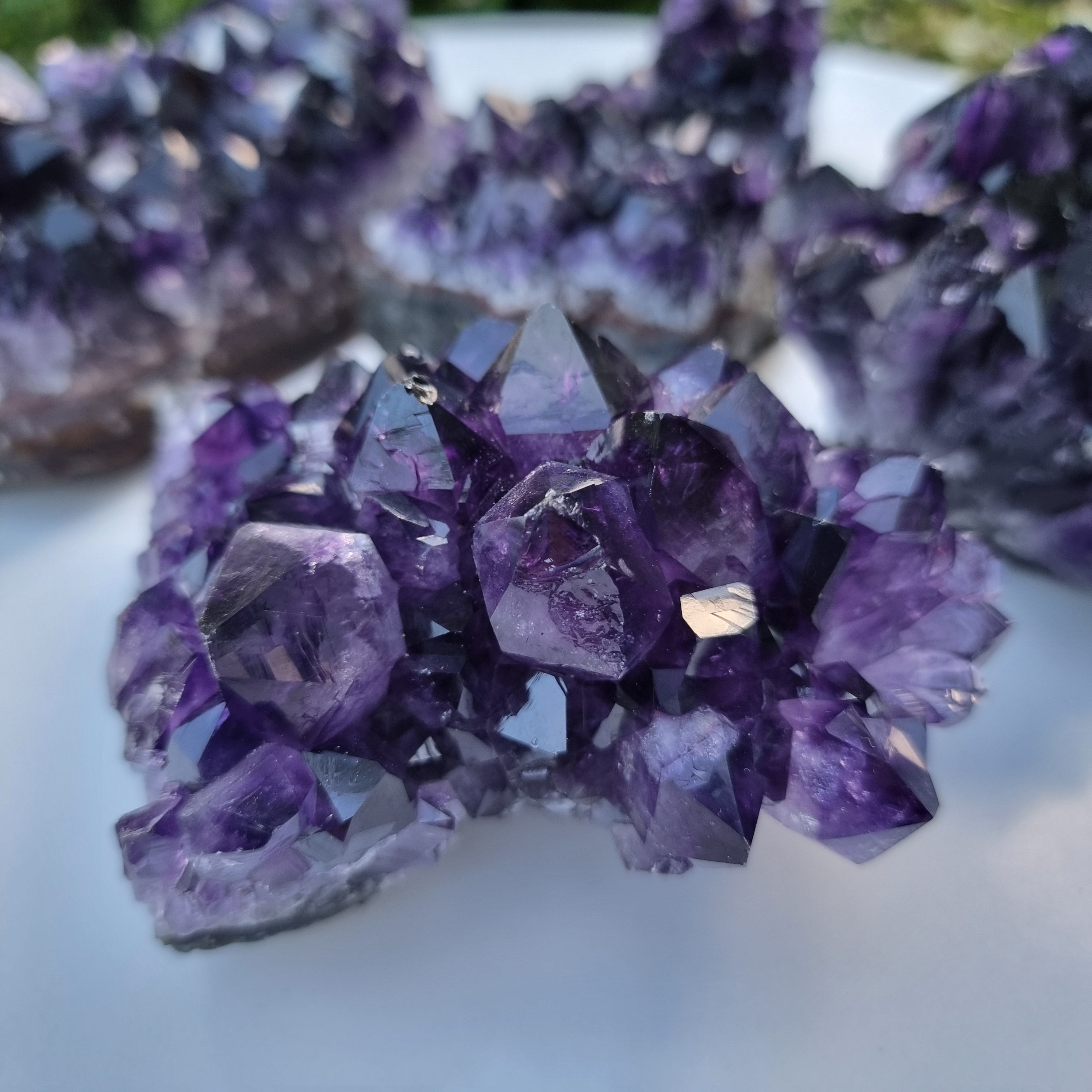 Drusas de Amatista Súper Violeta | Peso 1,70 Kgs, Longitud 18 cm | Energía, Belleza y Sofisticación