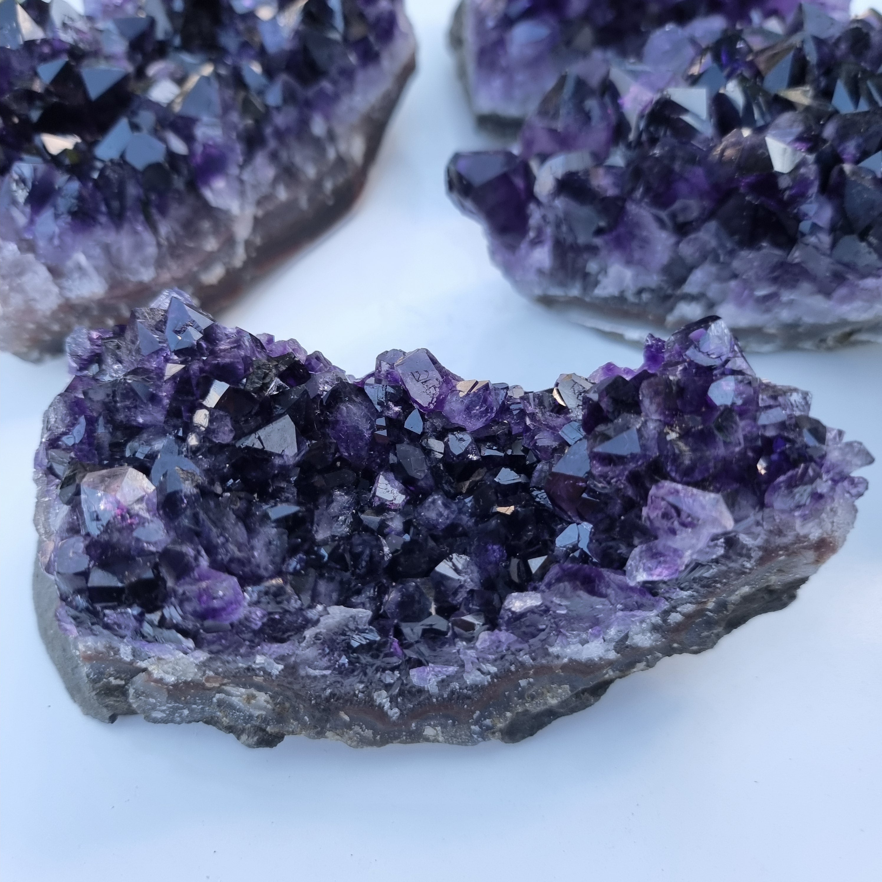 Drusas de Amatista Súper Violeta | Peso 1,70 Kgs, Longitud 18 cm | Energía, Belleza y Sofisticación