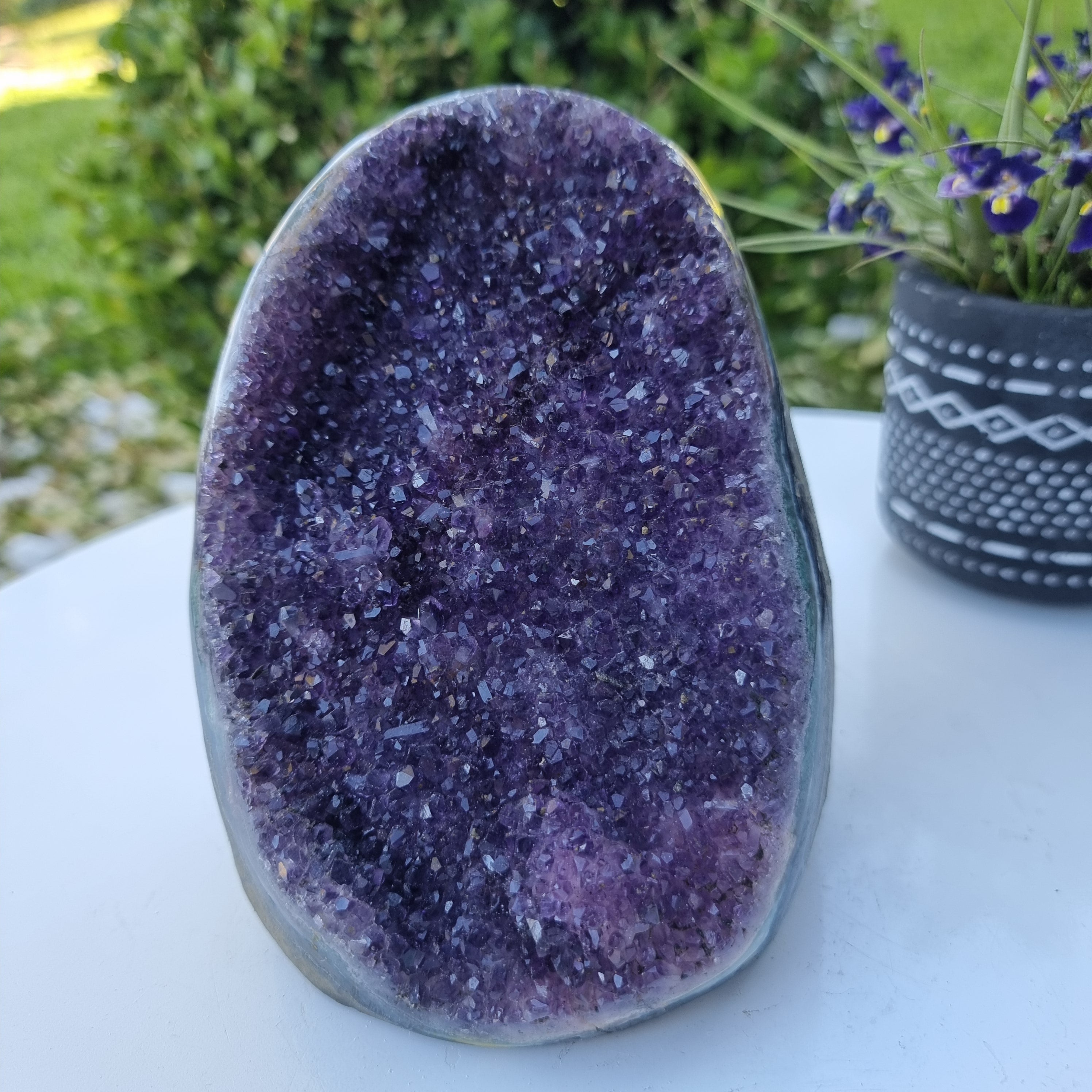 Drusa de Amatista Especial | Peso 1,80 Kgs, Altura 13 cm | Energía, Belleza y Sofisticación