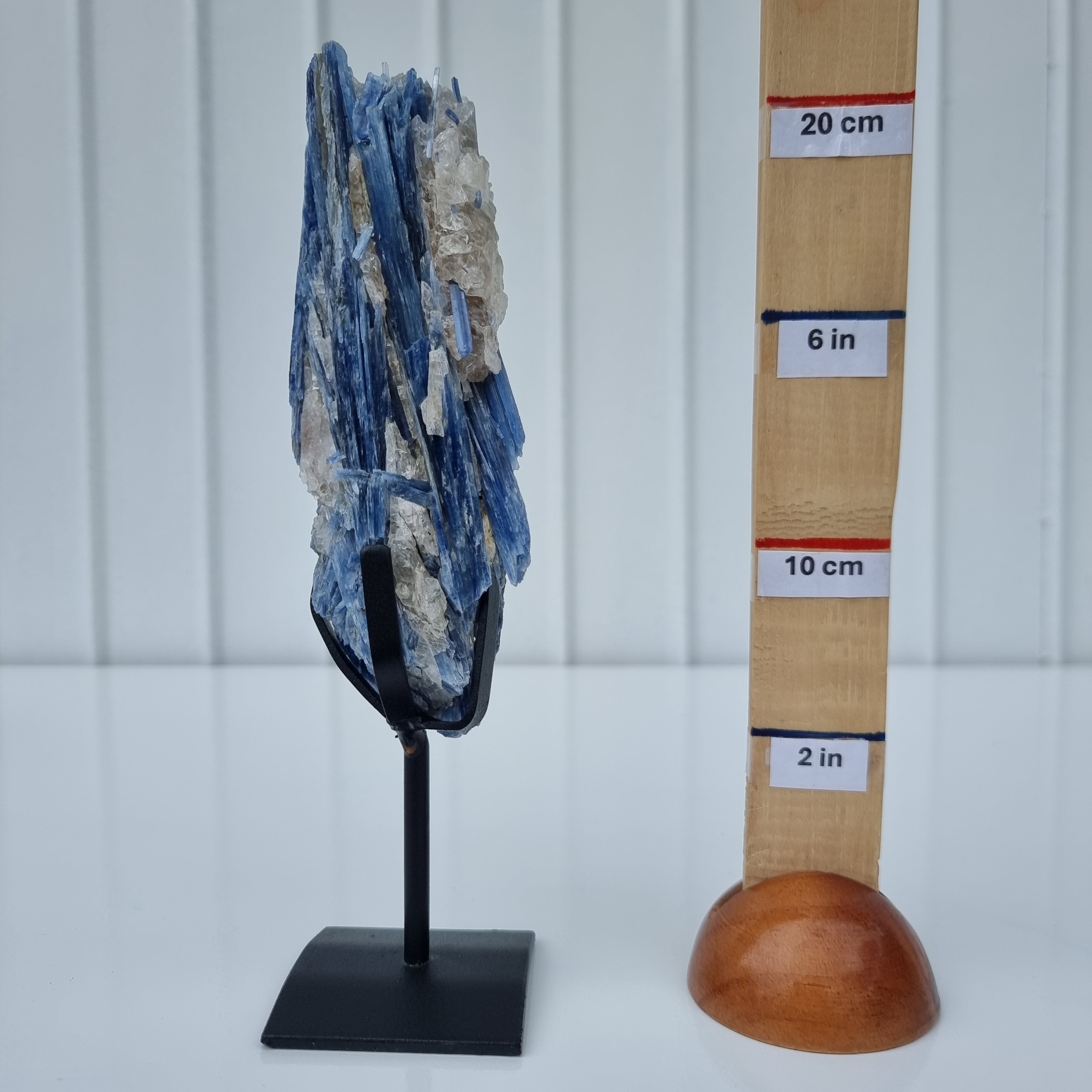 Special Natural Kyanite | Weight 0.70 Kgs, Height 24 cm | Energy, Beauty and Sophistication