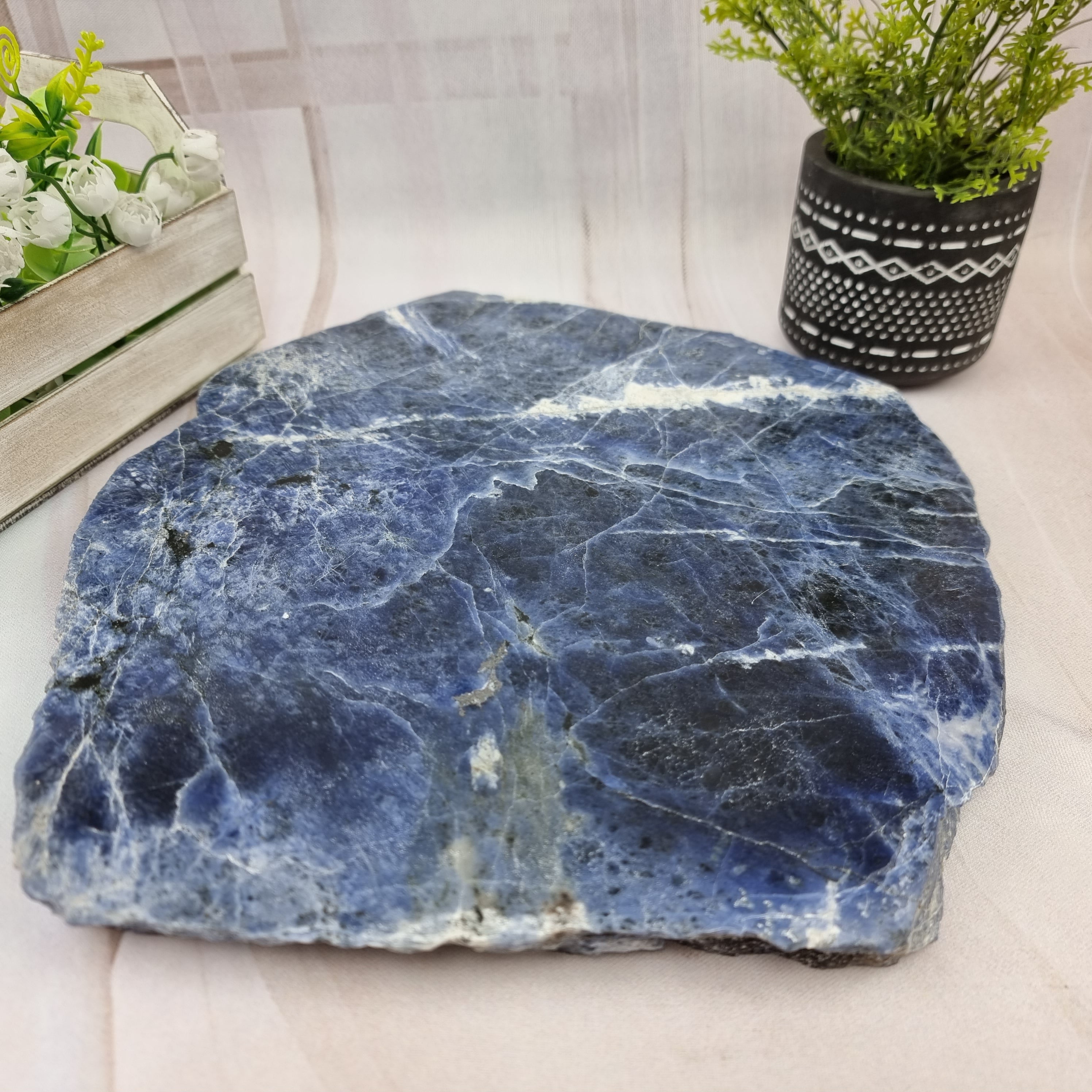 Quartz Trays with NATURAL EDGES size 30 to 35 cm and weighing 3 kg