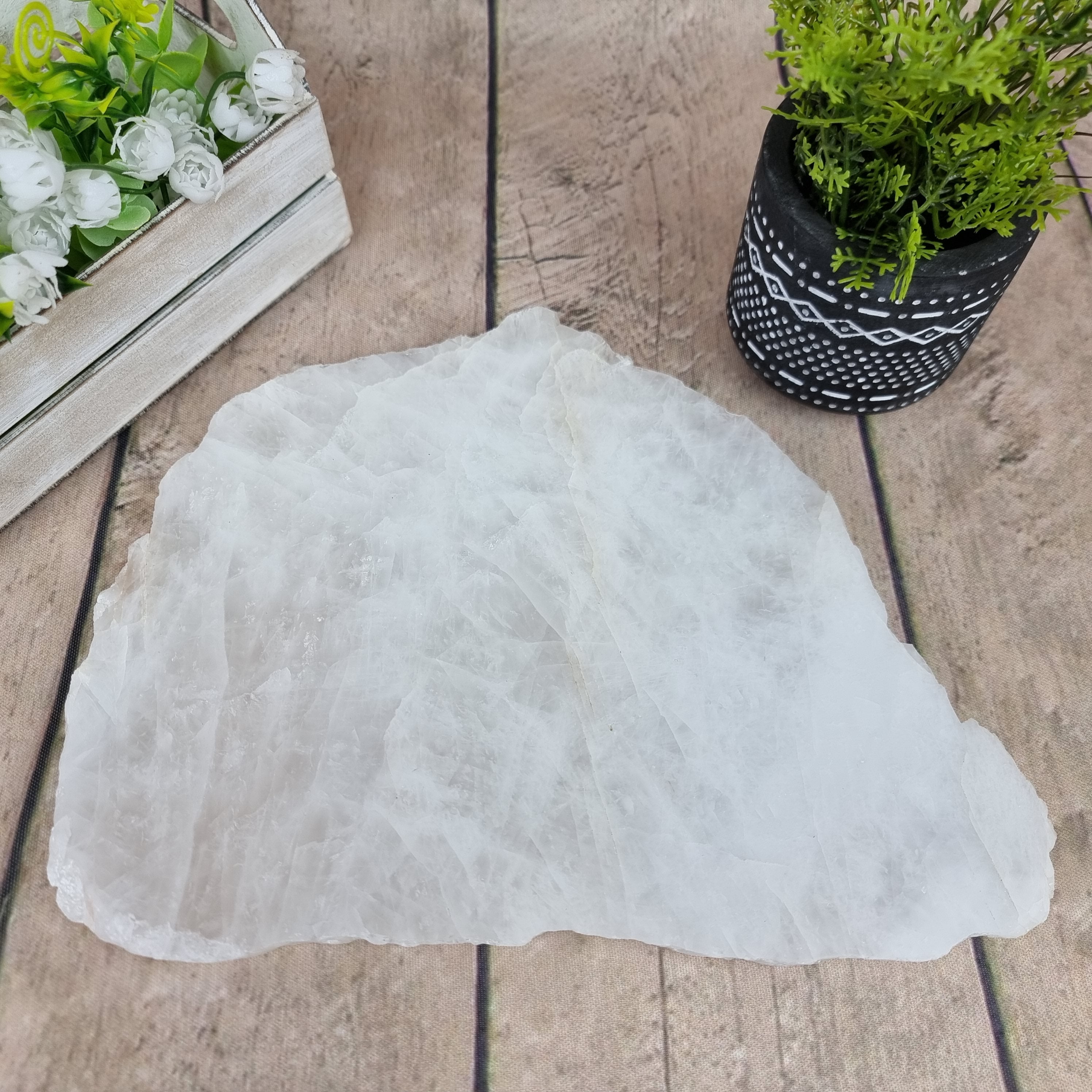 Quartz Trays with NATURAL EDGES size 30 to 35 cm and weighing 3 kg
