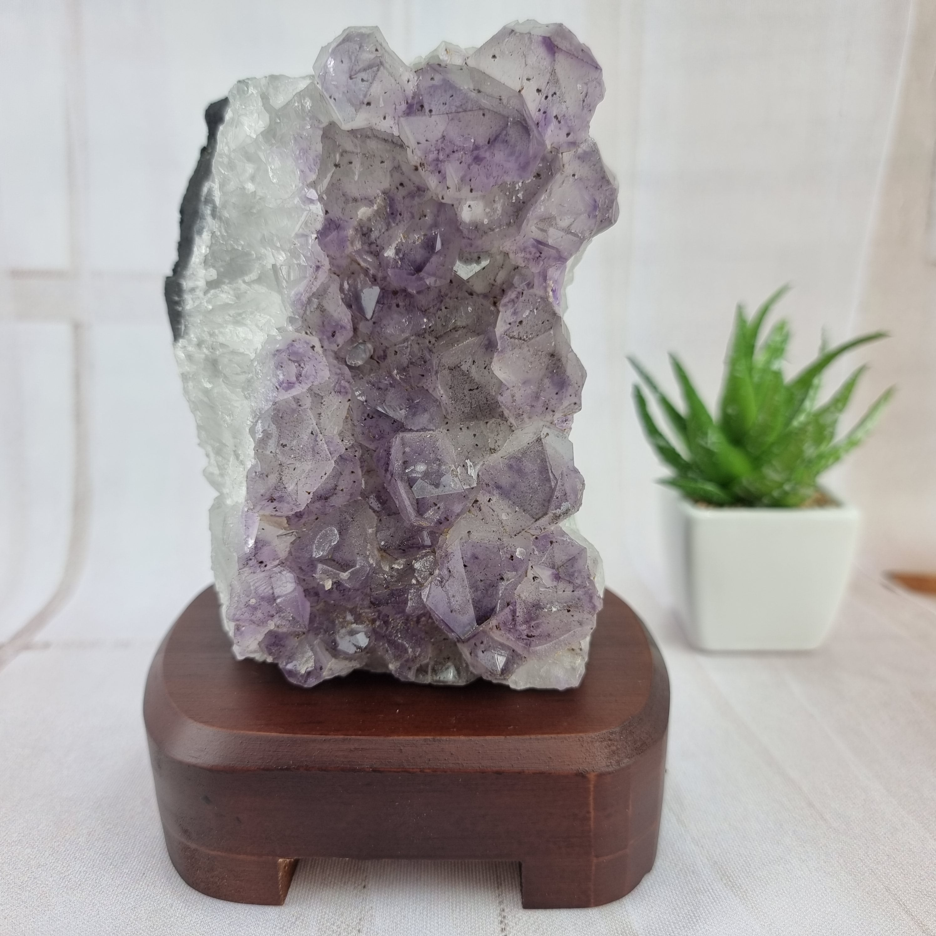 Amethyst lamp with wooden base and LED lighting height 18 cm weight 1.8 kg