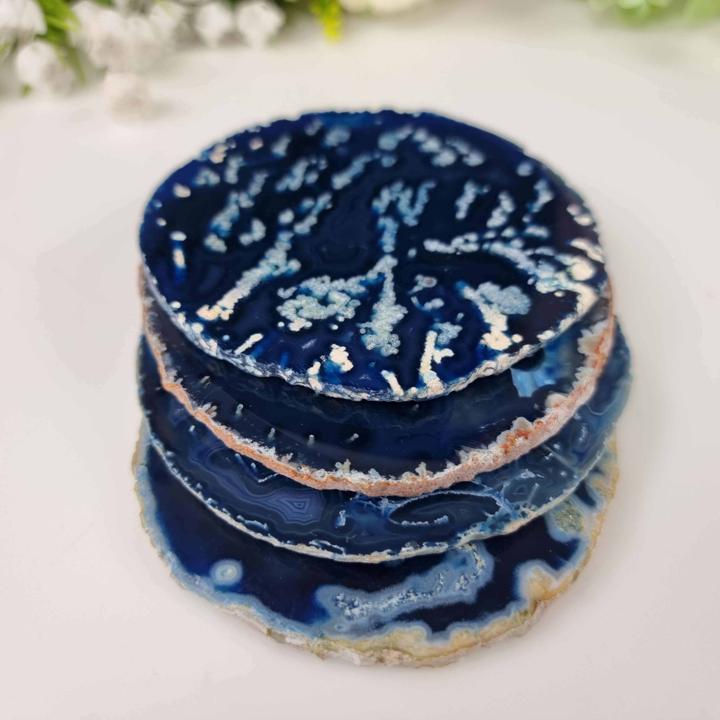 Natural agate coasters size 10 to 12 cm, kit of 4 pieces, total weight of 0.500 kg